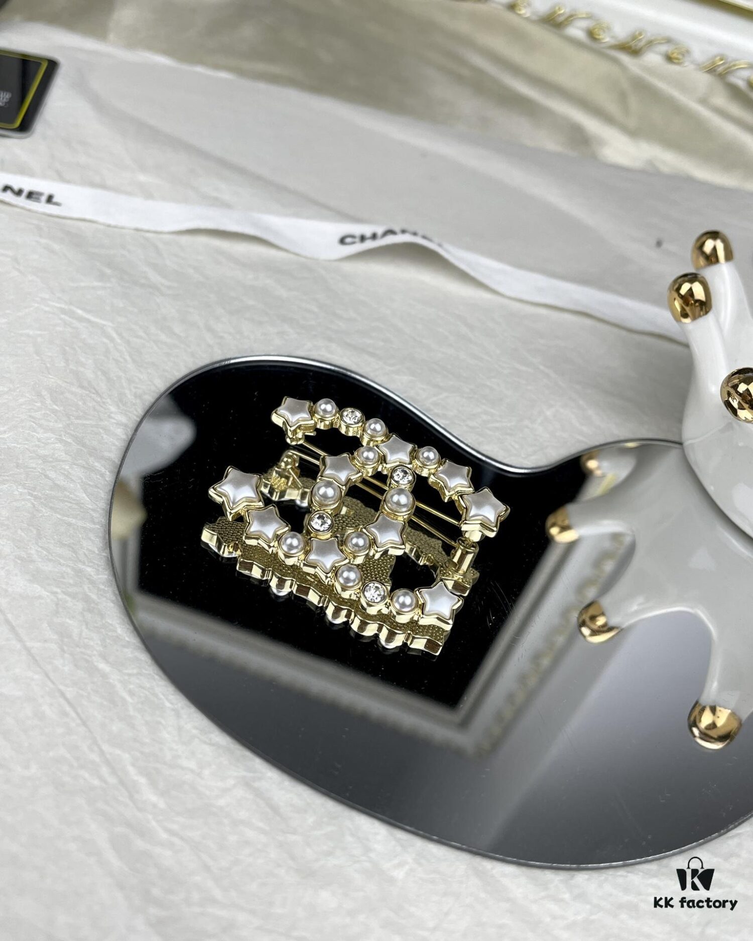 692ffceb99f2d84055c8e844 CHANE New Style Pearl-Inlaid Diamond Five-Pointed Star Brooch