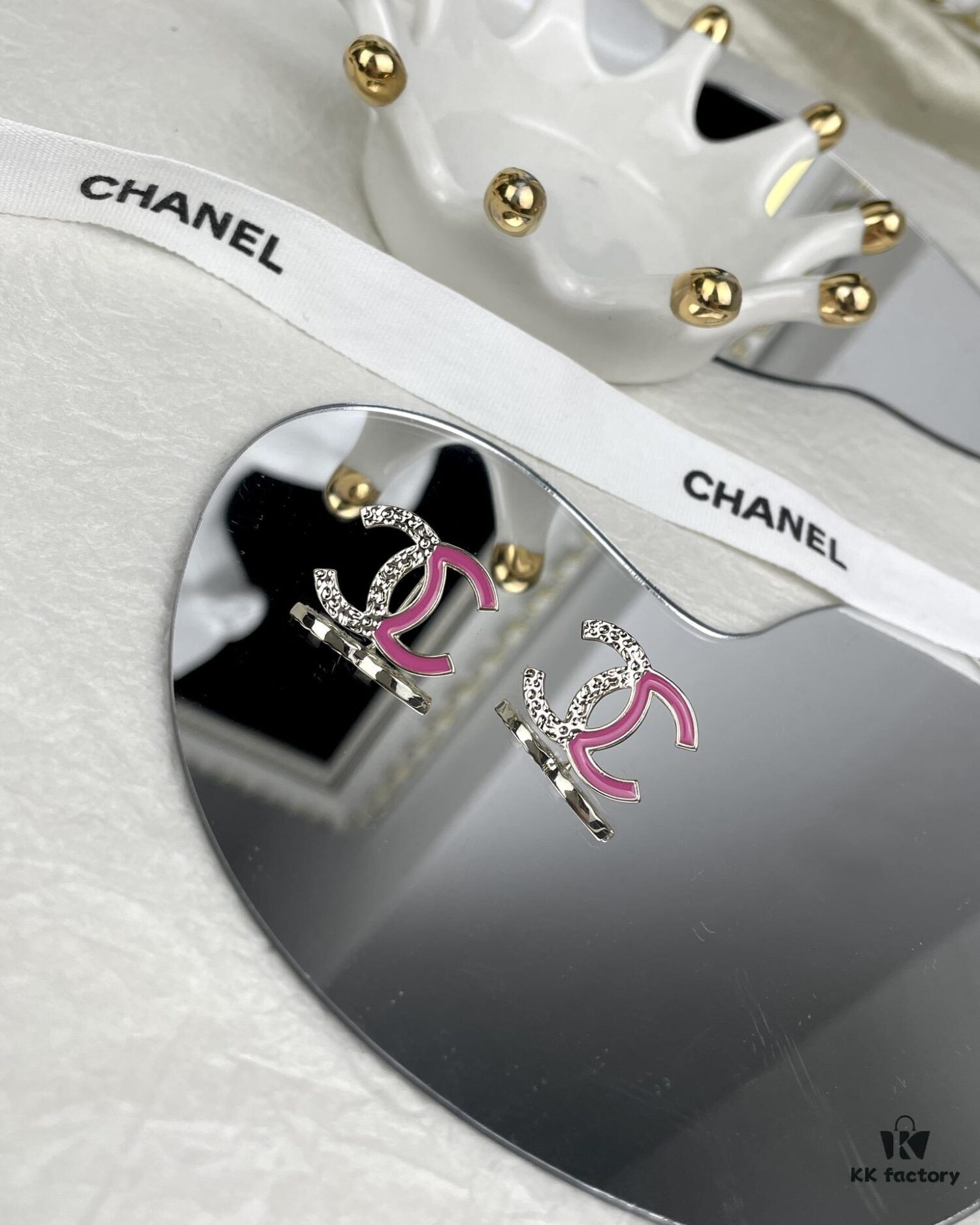 692ffcf199f2d84055c8e84b CHANE New 24C Pink Enamel Half-Gold Half-Pink Letter C Stud Earrings