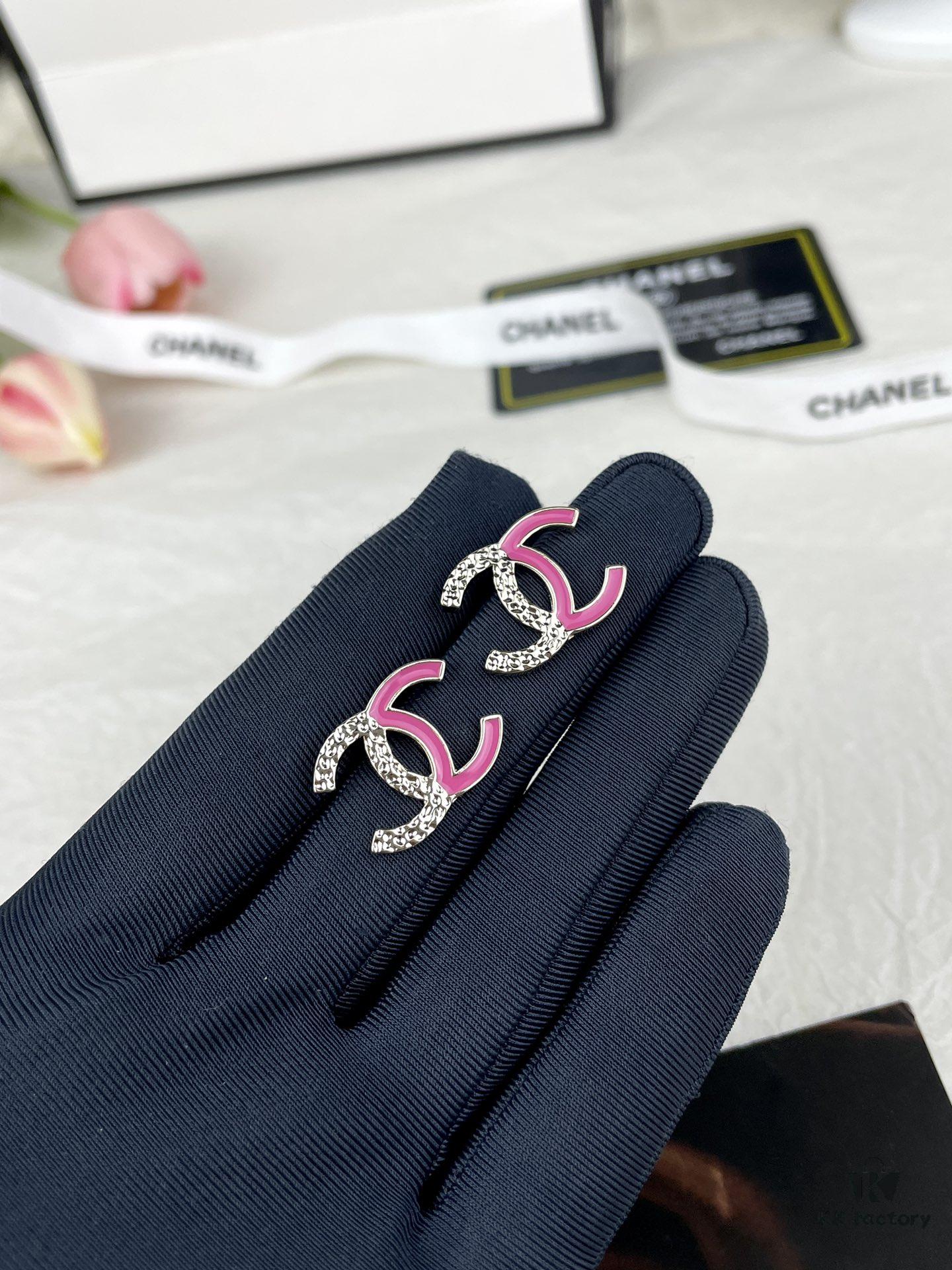 692ffcf399f2d84055c8e84e CHANE New 24C Pink Enamel Half-Gold Half-Pink Letter C Stud Earrings