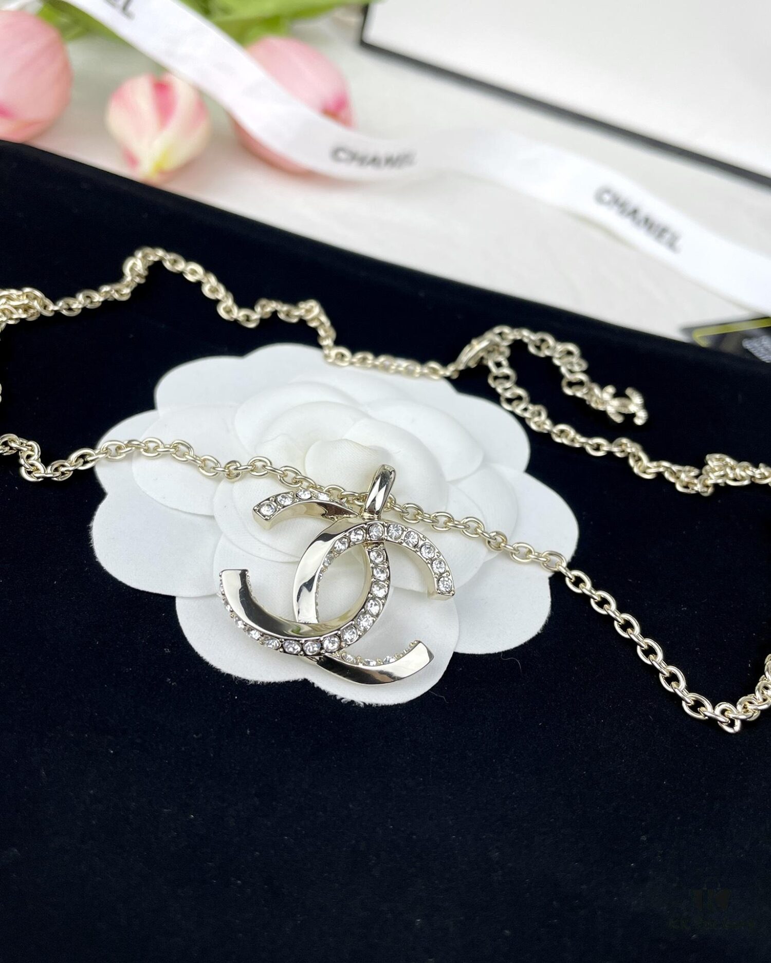 692ffcfa99f2d84055c8e858 CHANE New Style Collarbone Chain with Twisted Edge and Rhinestone Detail Necklace