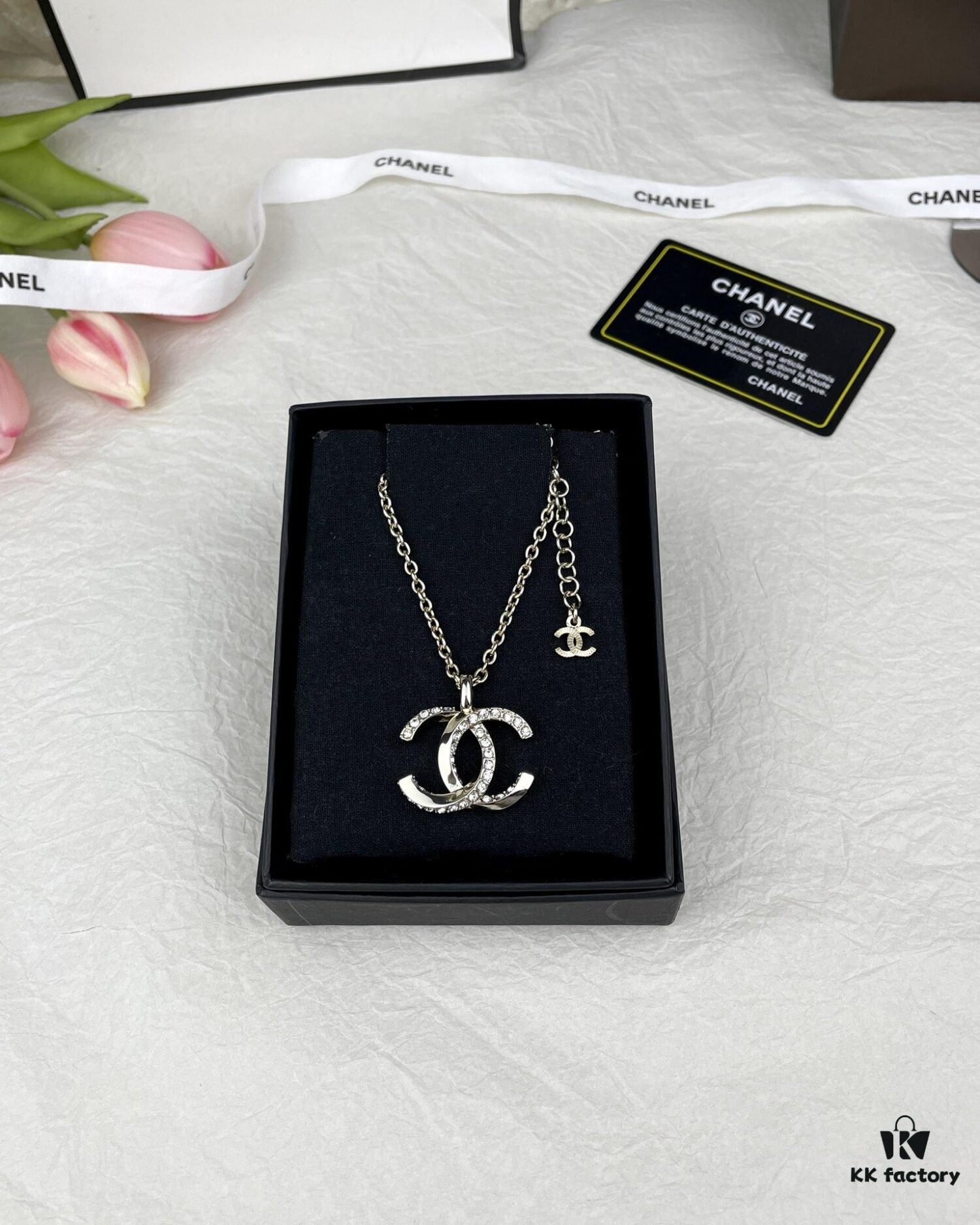 692ffcfc99f2d84055c8e85a CHANE New Style Collarbone Chain with Twisted Edge and Rhinestone Detail Necklace