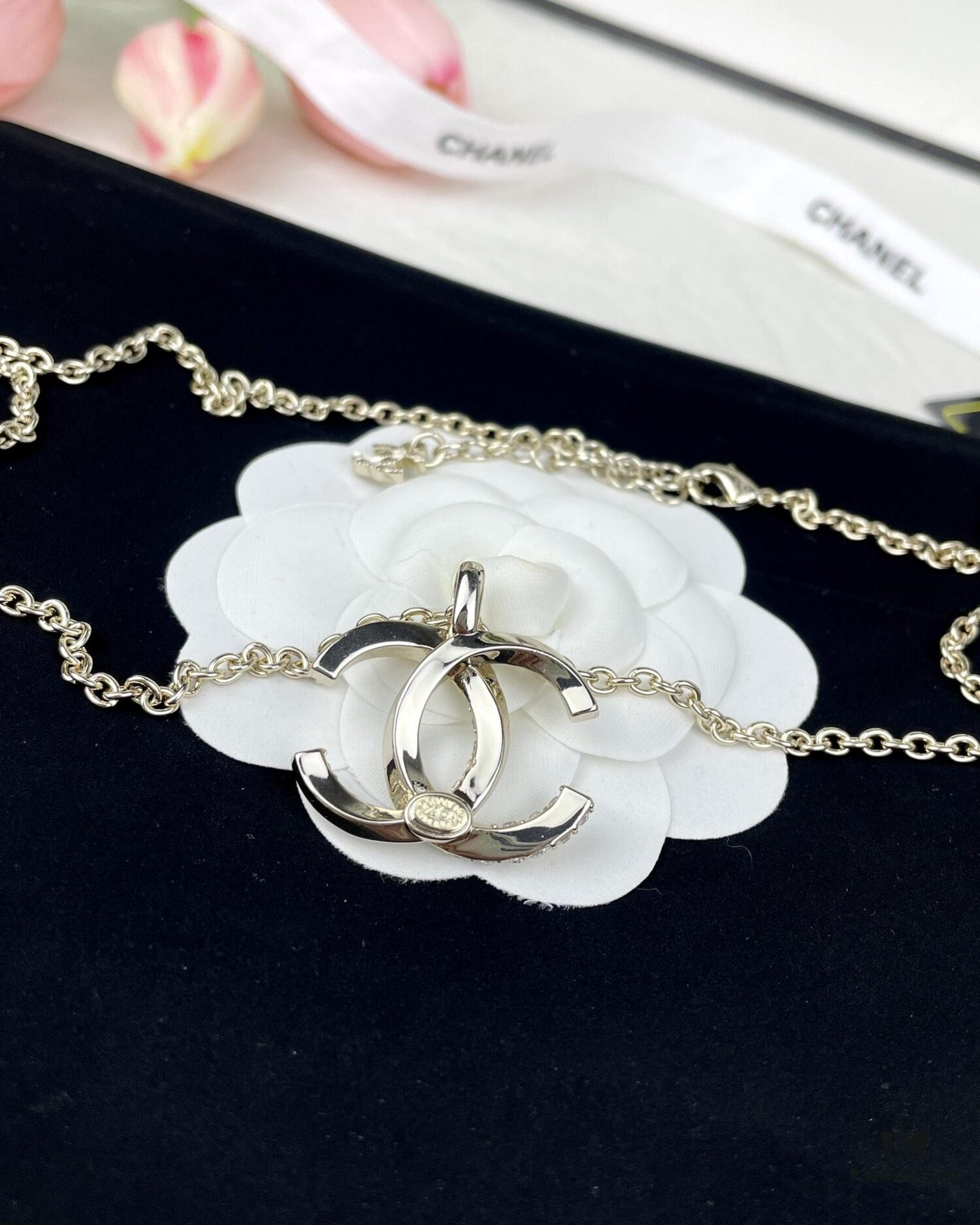 692ffcfc99f2d84055c8e85b CHANE New Style Collarbone Chain with Twisted Edge and Rhinestone Detail Necklace