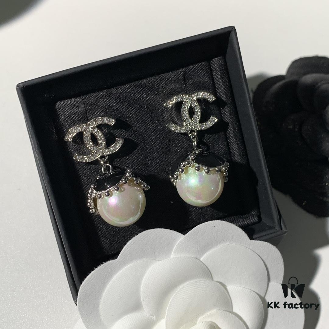 692ffcff99f2d84055c8e862 New Xiaoxiang Double C Black Pearl Earrings, Brand Fashion and Versatile