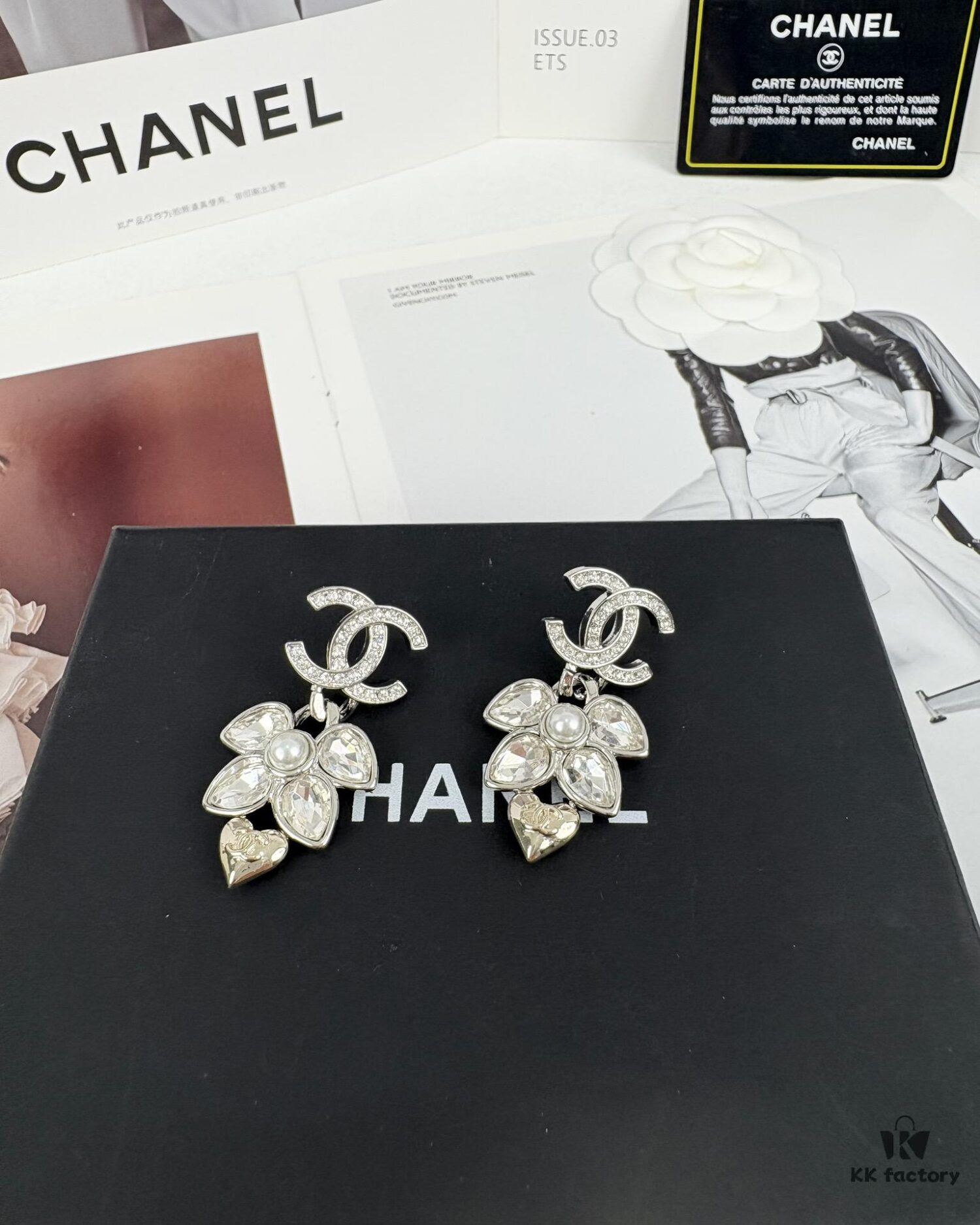 692ffd0699f2d84055c8e86a New Xiaoxiang Silver Wheat Ear Rhinestone ✨ Light Gold Heart Pendant Earrings ✨