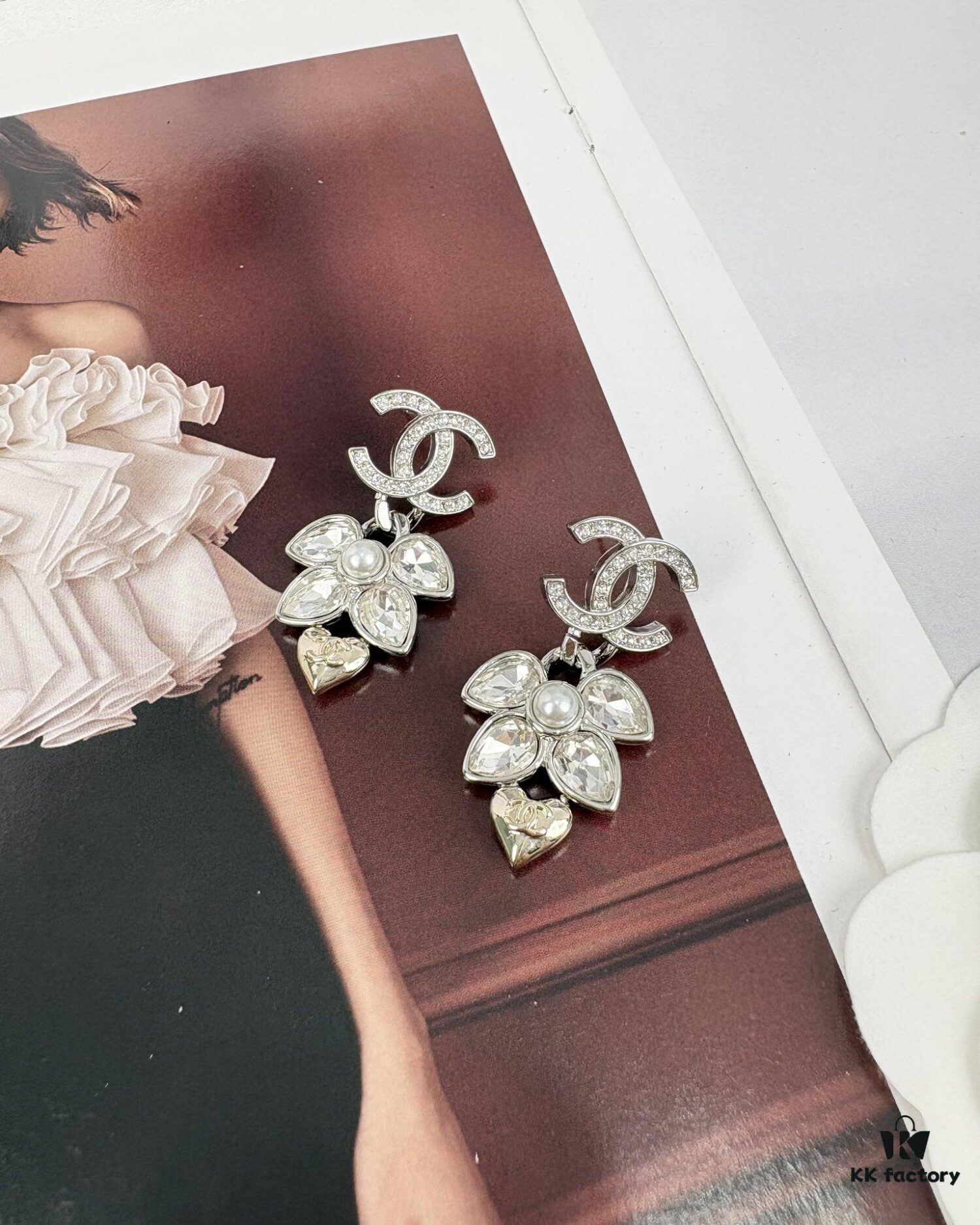 692ffd0d99f2d84055c8e873 New Xiaoxiang Silver Wheat Ear Rhinestone ✨ Light Gold Heart Pendant Earrings ✨