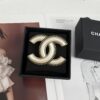 Xiaoxiang New Arrival Vintage Gold Double C White Elegant Brooch 🍂✨