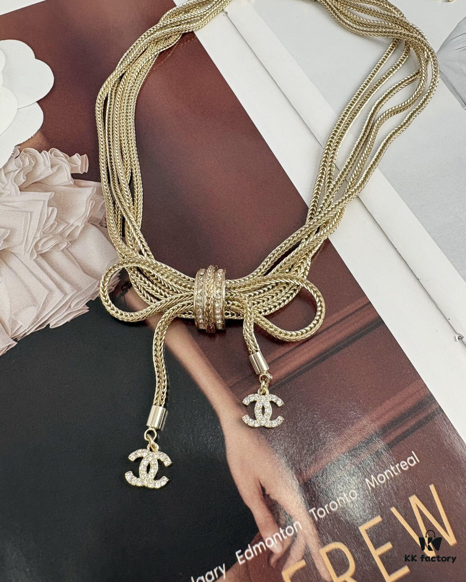 Xiaoxiang New Arrival Heavy-Duty Five-Layer Chain Bow Pendant Necklace