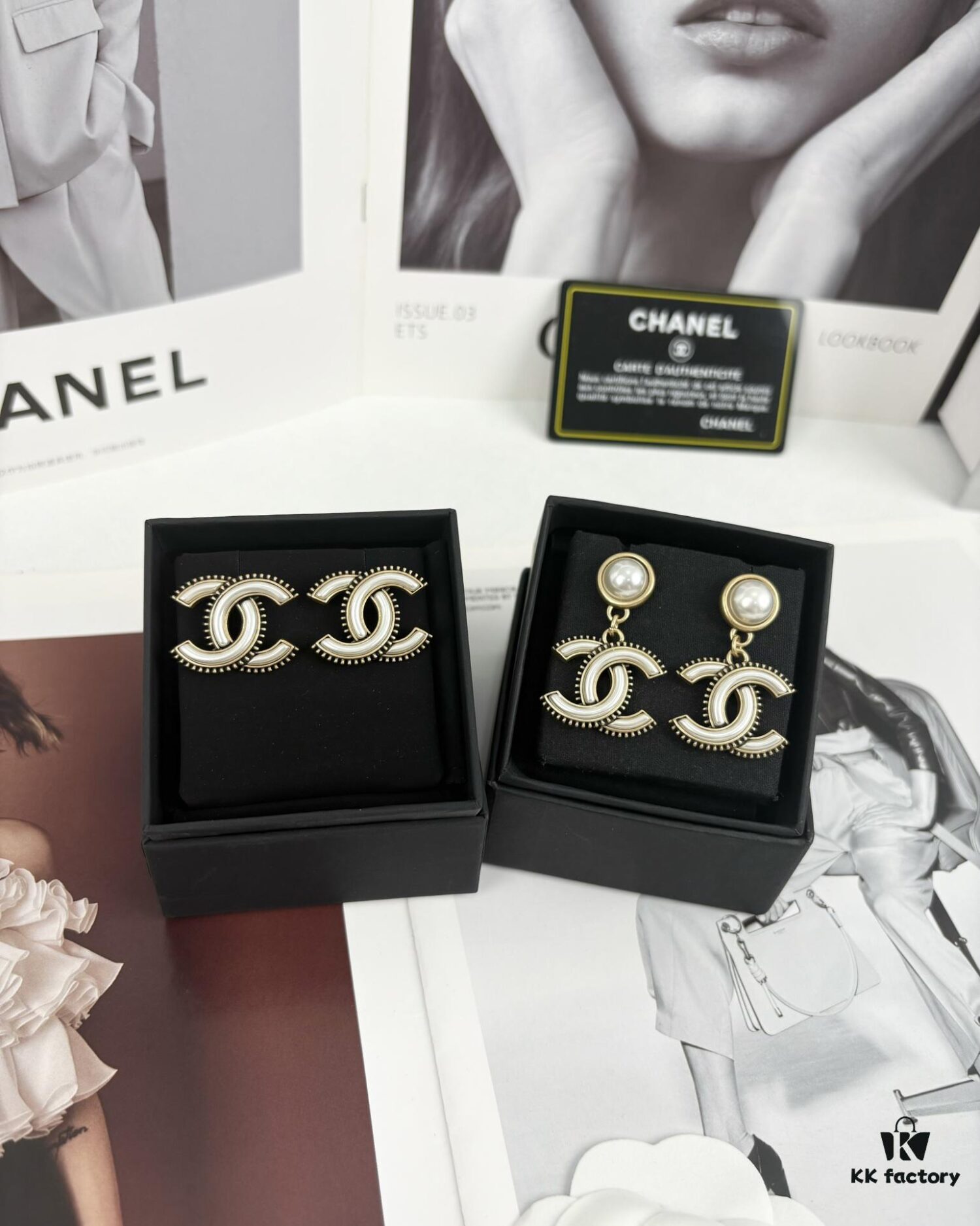 692ffd1a99f2d84055c8e885 Xiaoxiang New Arrival Vintage Beige Gold Double C Minimalist Resin White Stud Earrings