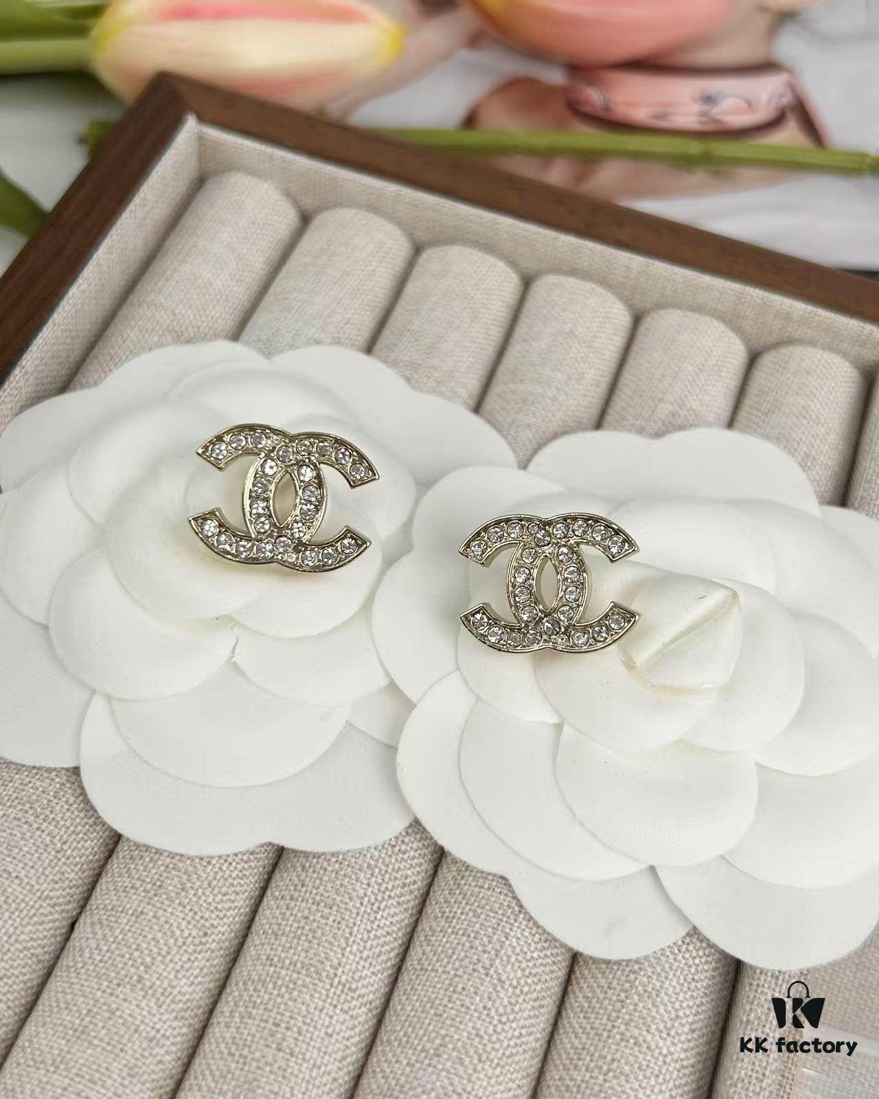 692ffd2199f2d84055c8e891 Xiaoxiang New Arrival Light Gold Full Diamond Double C Stud Earrings