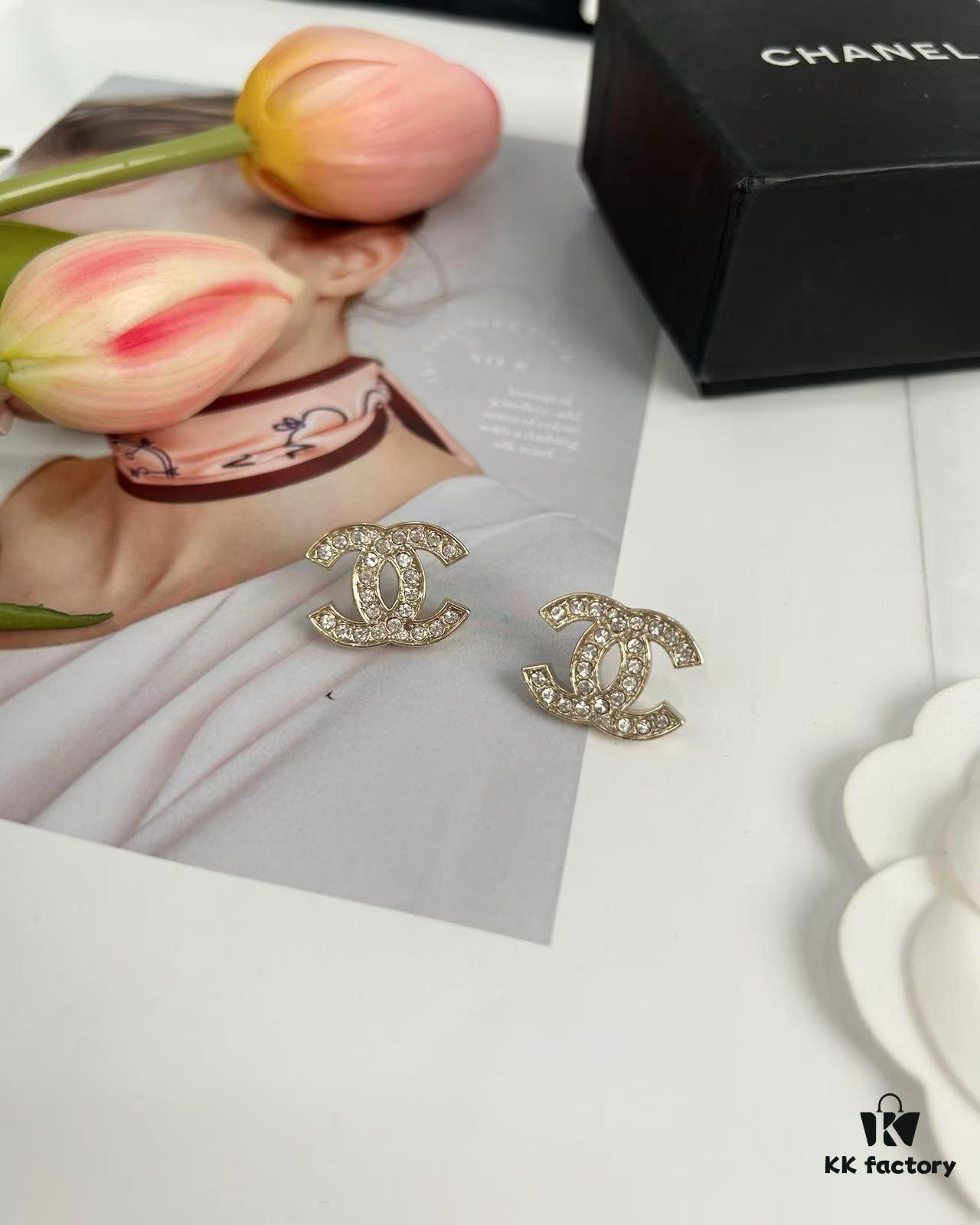 692ffd2299f2d84055c8e892 Xiaoxiang New Arrival Light Gold Full Diamond Double C Stud Earrings