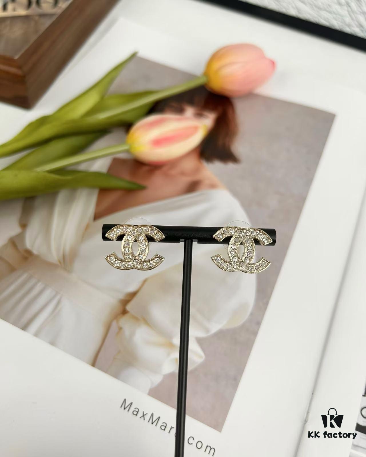 692ffd2299f2d84055c8e893 Xiaoxiang New Arrival Light Gold Full Diamond Double C Stud Earrings