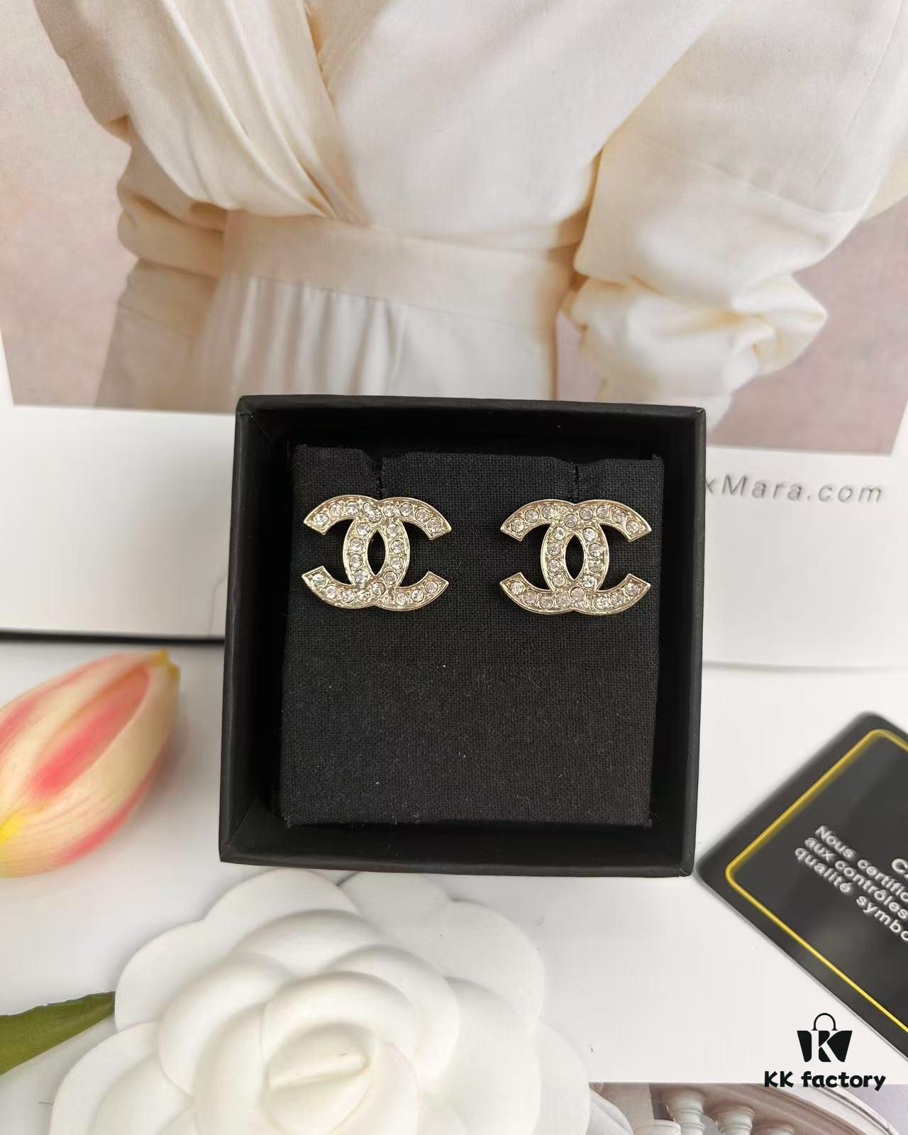 692ffd2399f2d84055c8e895 Xiaoxiang New Arrival Light Gold Full Diamond Double C Stud Earrings