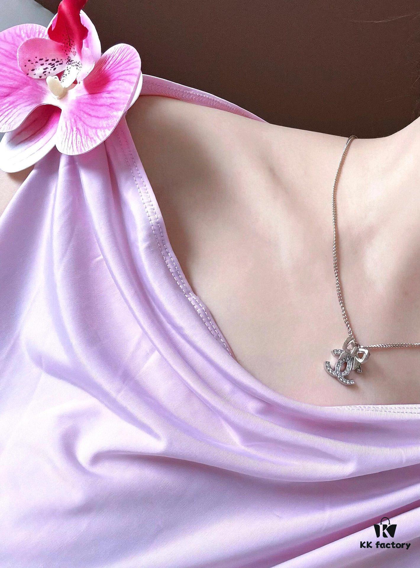 692ffd2e99f2d84055c8e8a8 Xiaoxiang New Arrival Light Gold Bow Silver Two-Tone Full Diamond Necklace