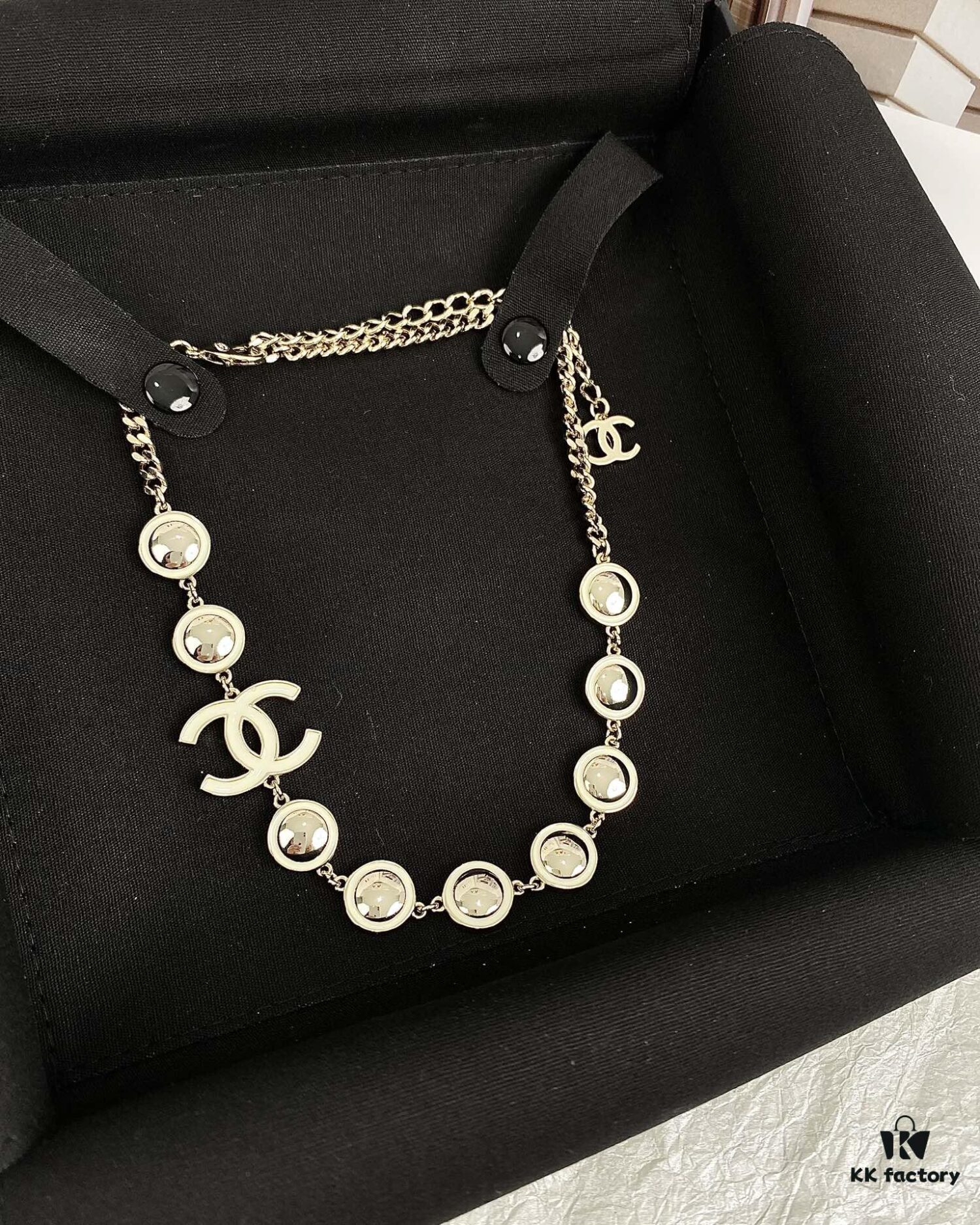 692ffd3a99f2d84055c8e8b7 Xiaoxiang New Arrival White Oil-Drop Double C Round Mirror Clover Pendant Necklace with Smooth Chain