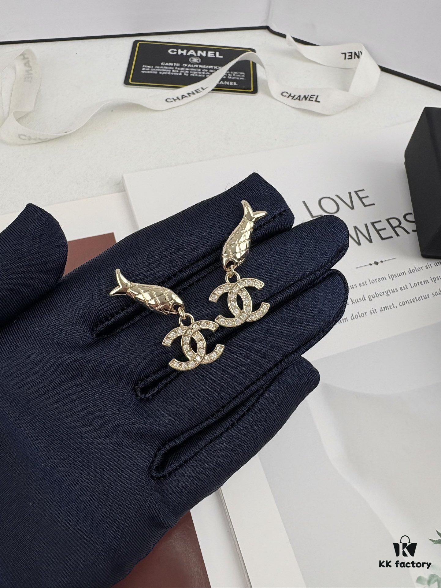 692ffd3f99f2d84055c8e8bd Xiaoxiang New Arrival Ocean Series 🐟 European and American Style Personalized Luxury Rhinestone Letter Fish Earrings