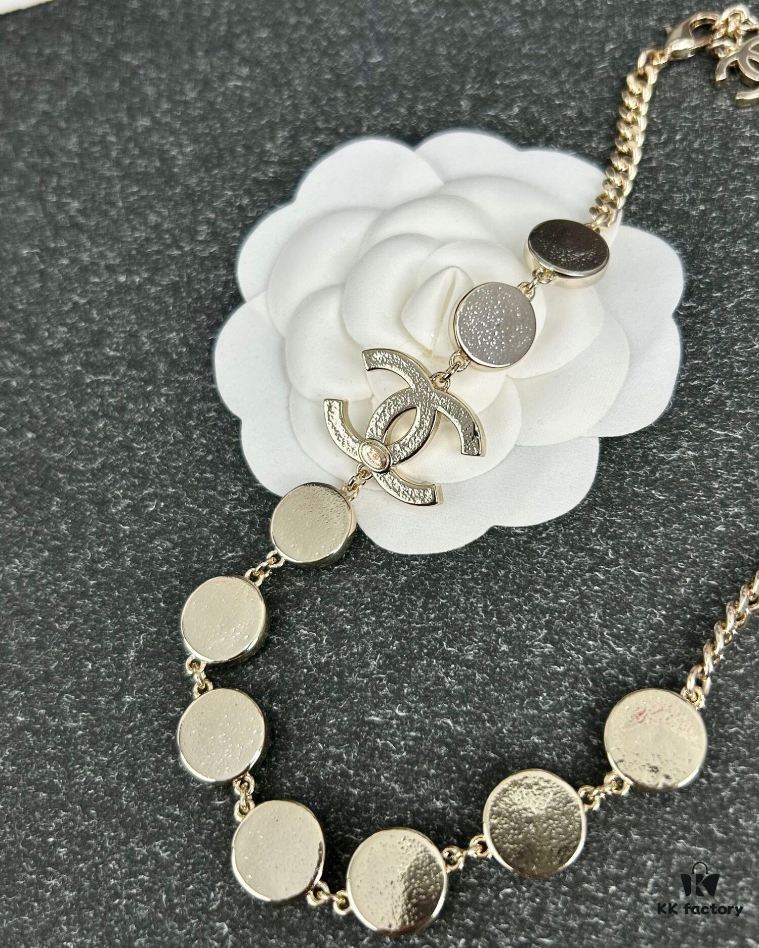 692ffd4099f2d84055c8e8be Xiaoxiang New Arrival White Oil-Drop Double C Round Mirror Clover Pendant Necklace with Smooth Chain
