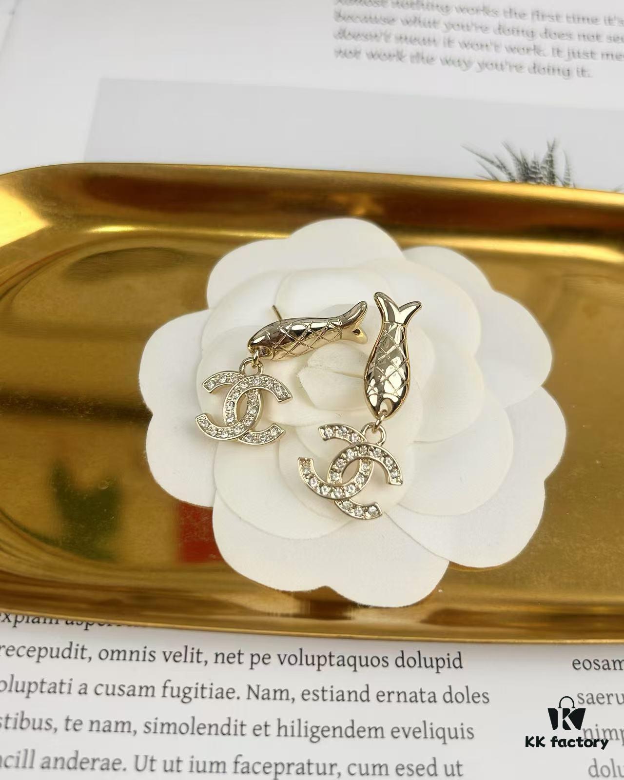 692ffd4299f2d84055c8e8c0 Xiaoxiang New Arrival Ocean Series 🐟 European and American Style Personalized Luxury Rhinestone Letter Fish Earrings