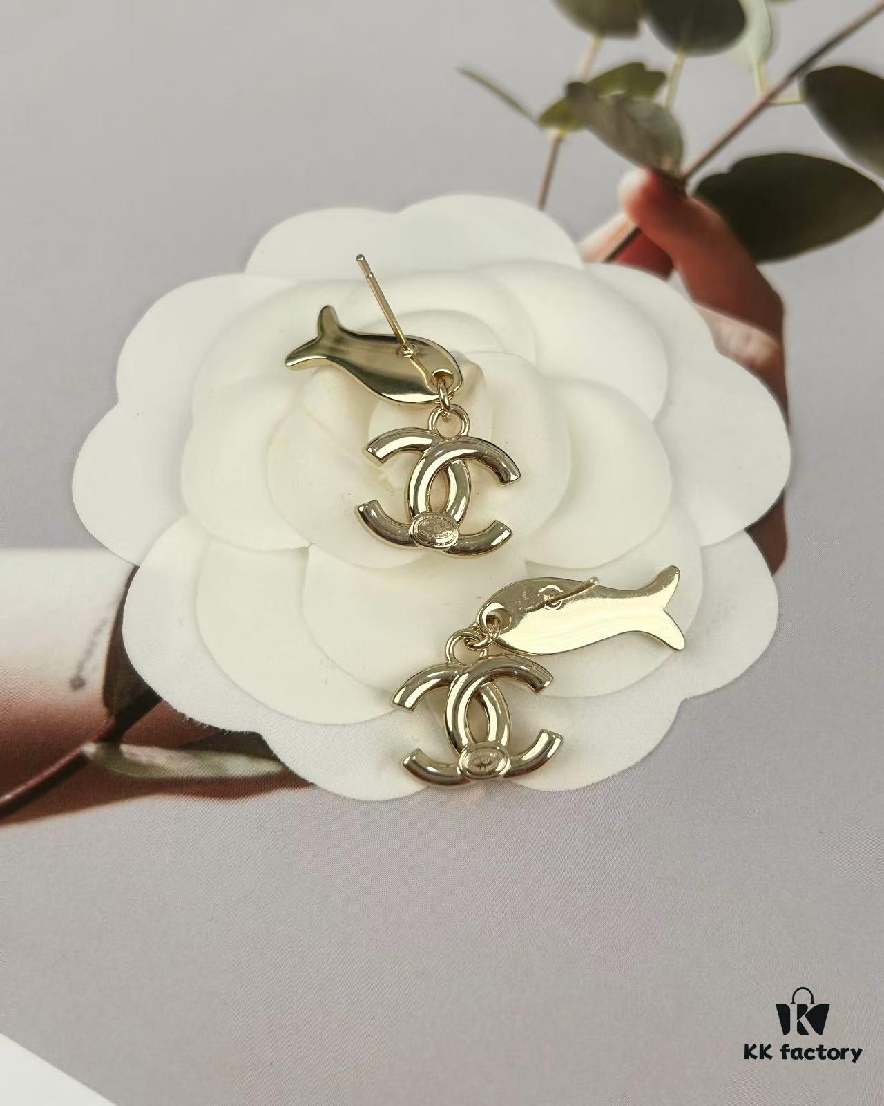 692ffd4699f2d84055c8e8c4 Xiaoxiang New Arrival Ocean Series 🐟 European and American Style Personalized Luxury Rhinestone Letter Fish Earrings