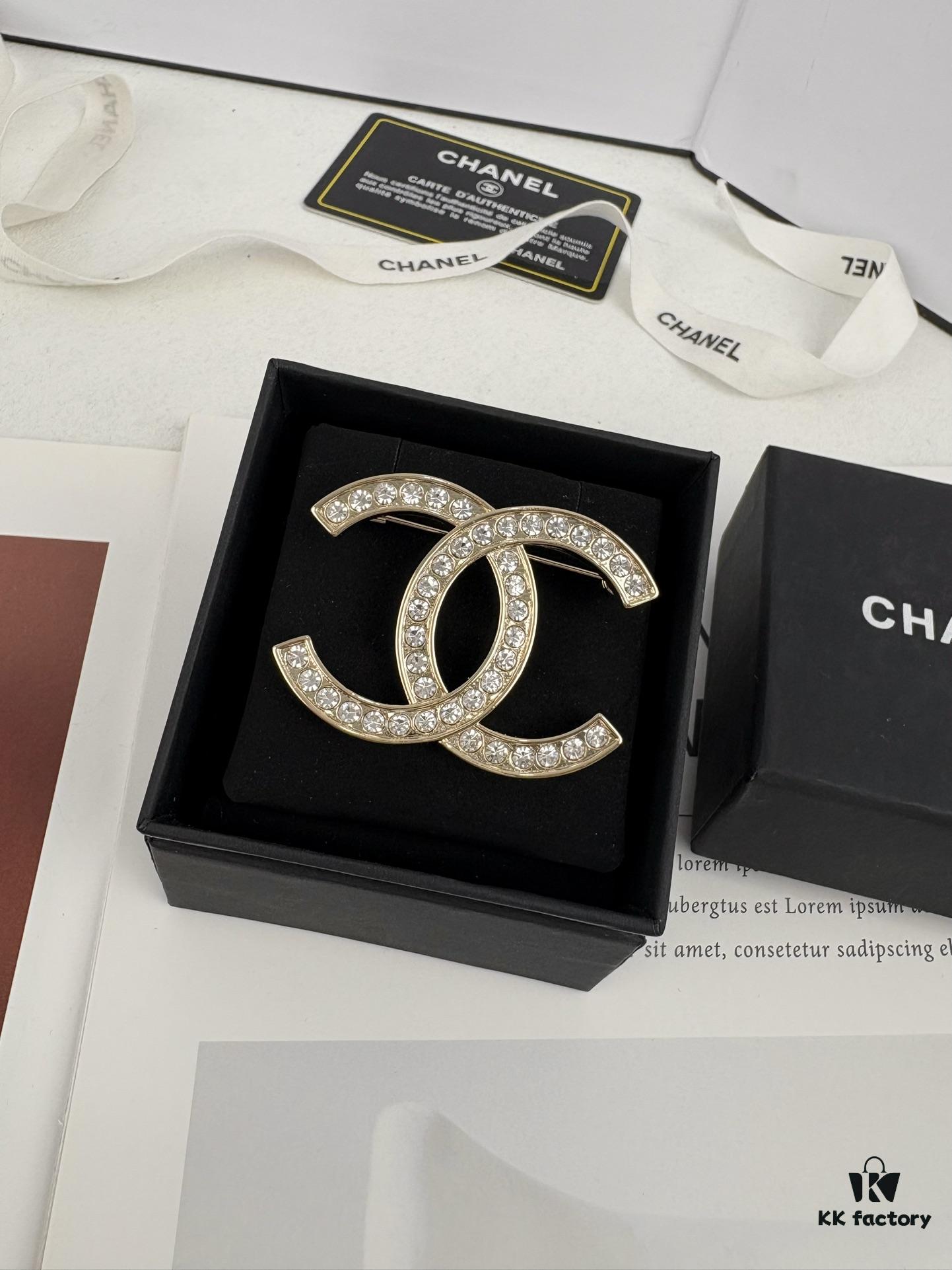 692ffd4699f2d84055c8e8c5 Xiao Xiang New Arrival Classic Rhinestone Elegant Brooch