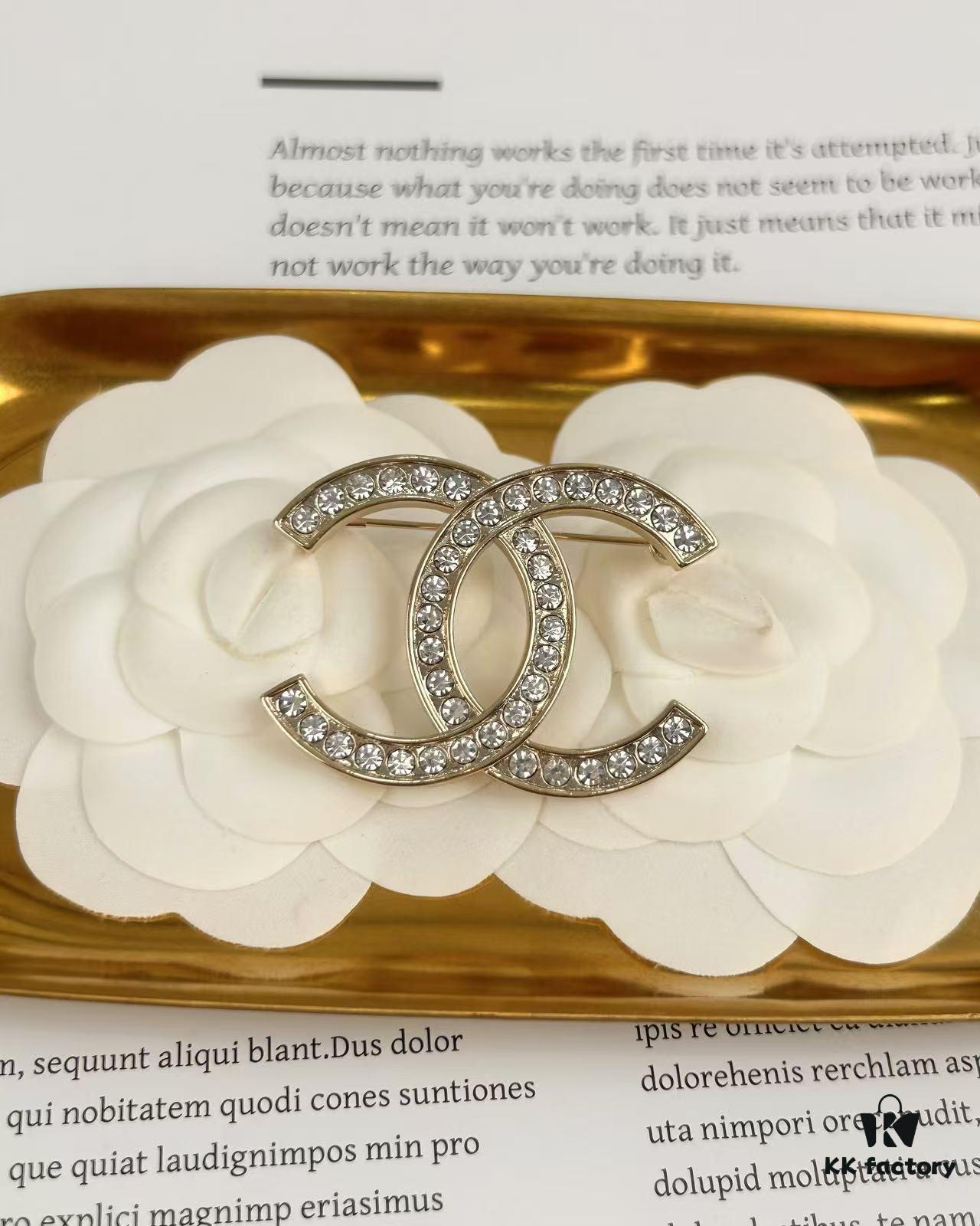 692ffd4799f2d84055c8e8c6 Xiao Xiang New Arrival Classic Rhinestone Elegant Brooch