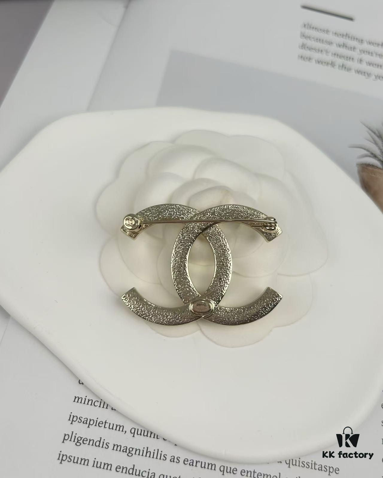 692ffd4b99f2d84055c8e8cb Xiao Xiang New Arrival Classic Rhinestone Elegant Brooch