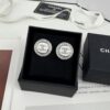 Xiaoxiang New Arrival White Enamel 3D Round Diamond-Inlaid Stud Earrings