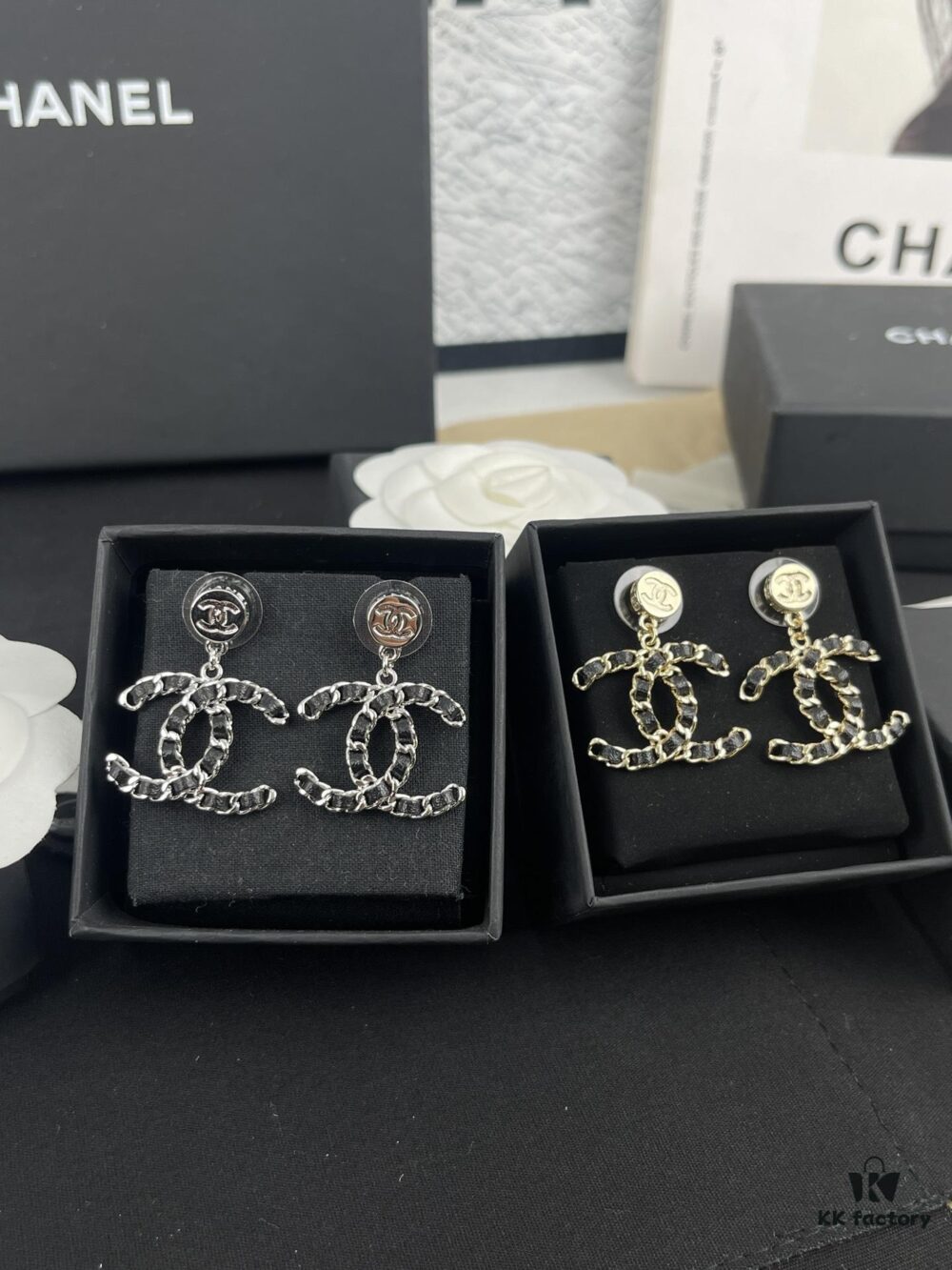 692ffd5399f2d84055c8e8d4 Xiaoxiang New Arrival Gold and Silver Two-Tone Luxury Double C Leather-Embedded Earrings