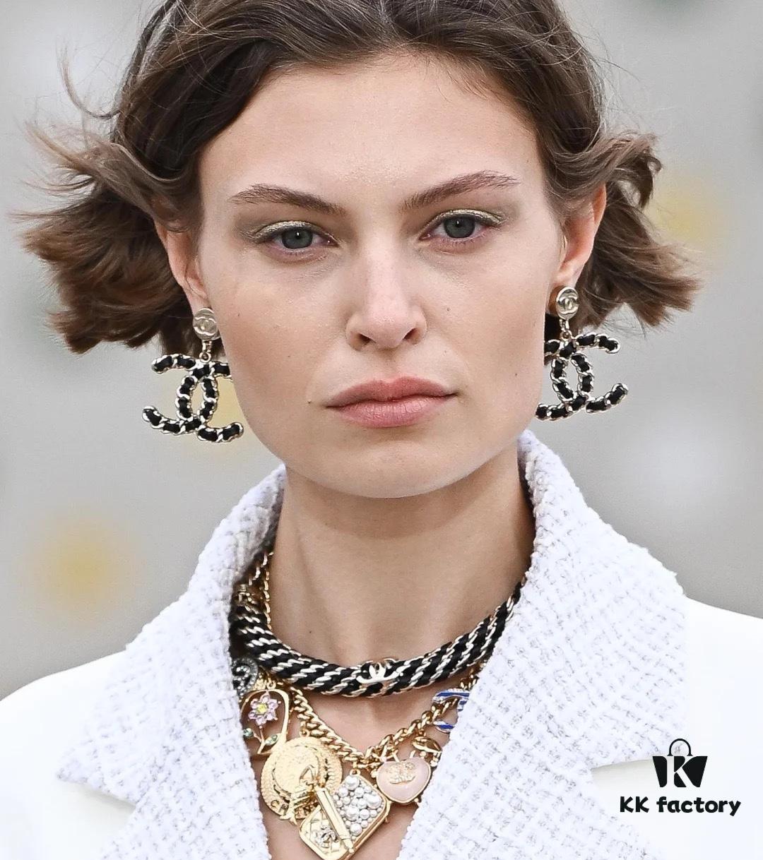 692ffd5599f2d84055c8e8d6 Xiaoxiang New Arrival Gold and Silver Two-Tone Luxury Double C Leather-Embedded Earrings