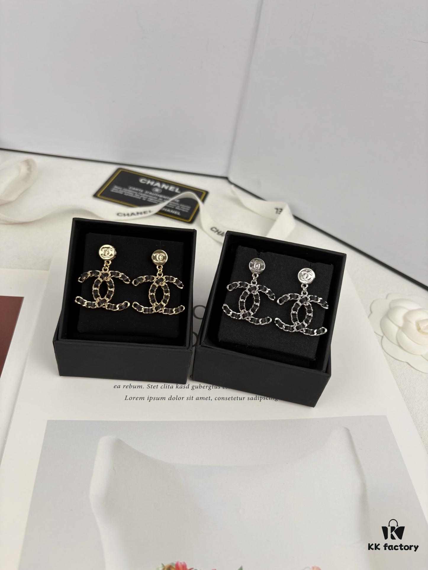 692ffd5599f2d84055c8e8d7 Xiaoxiang New Arrival Gold and Silver Two-Tone Luxury Double C Leather-Embedded Earrings
