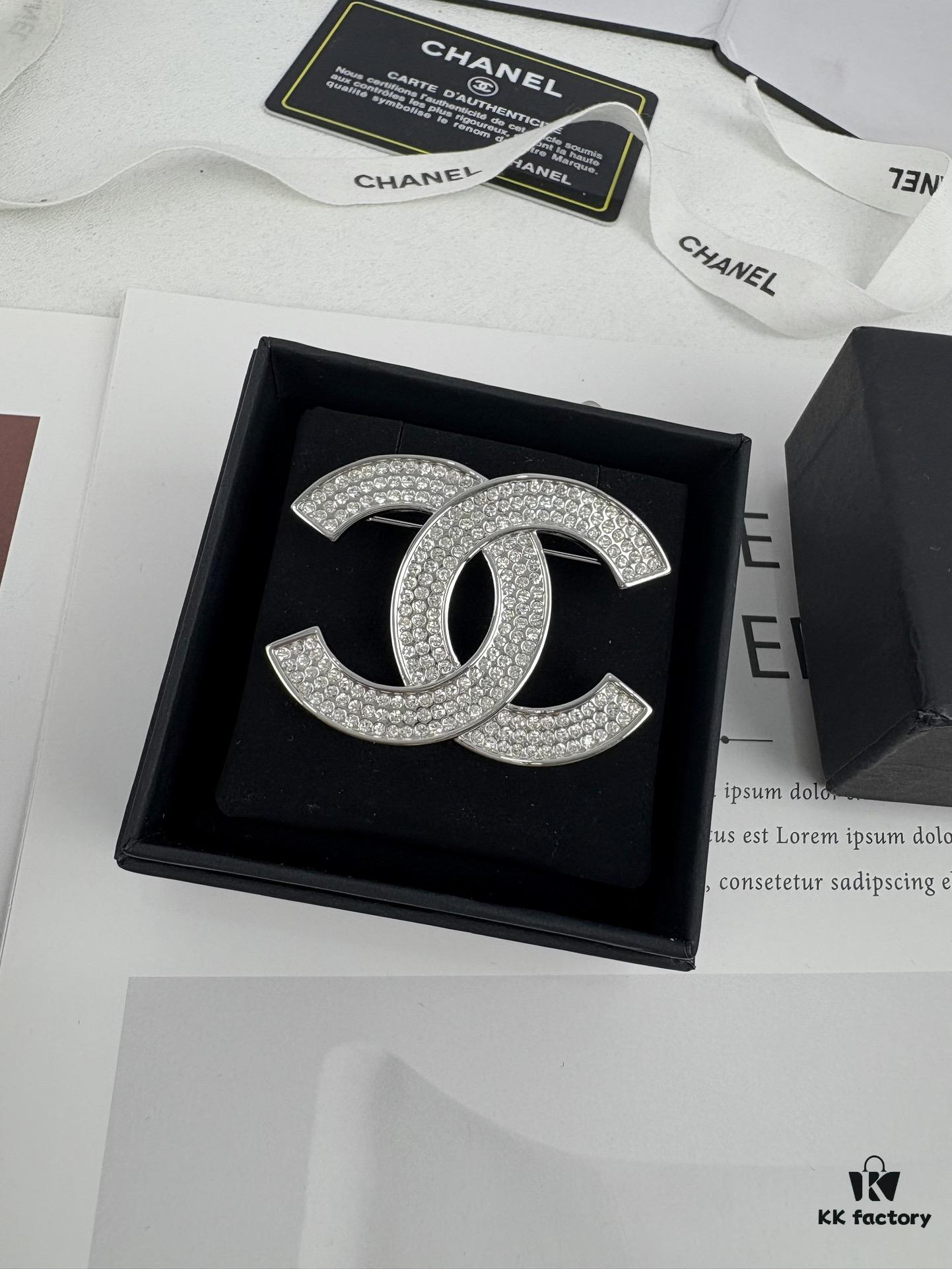 692ffd5e99f2d84055c8e8e2 Xiaoxiang New Arrival Silver Triple Row Full Diamond Elegant Brooch 🌸