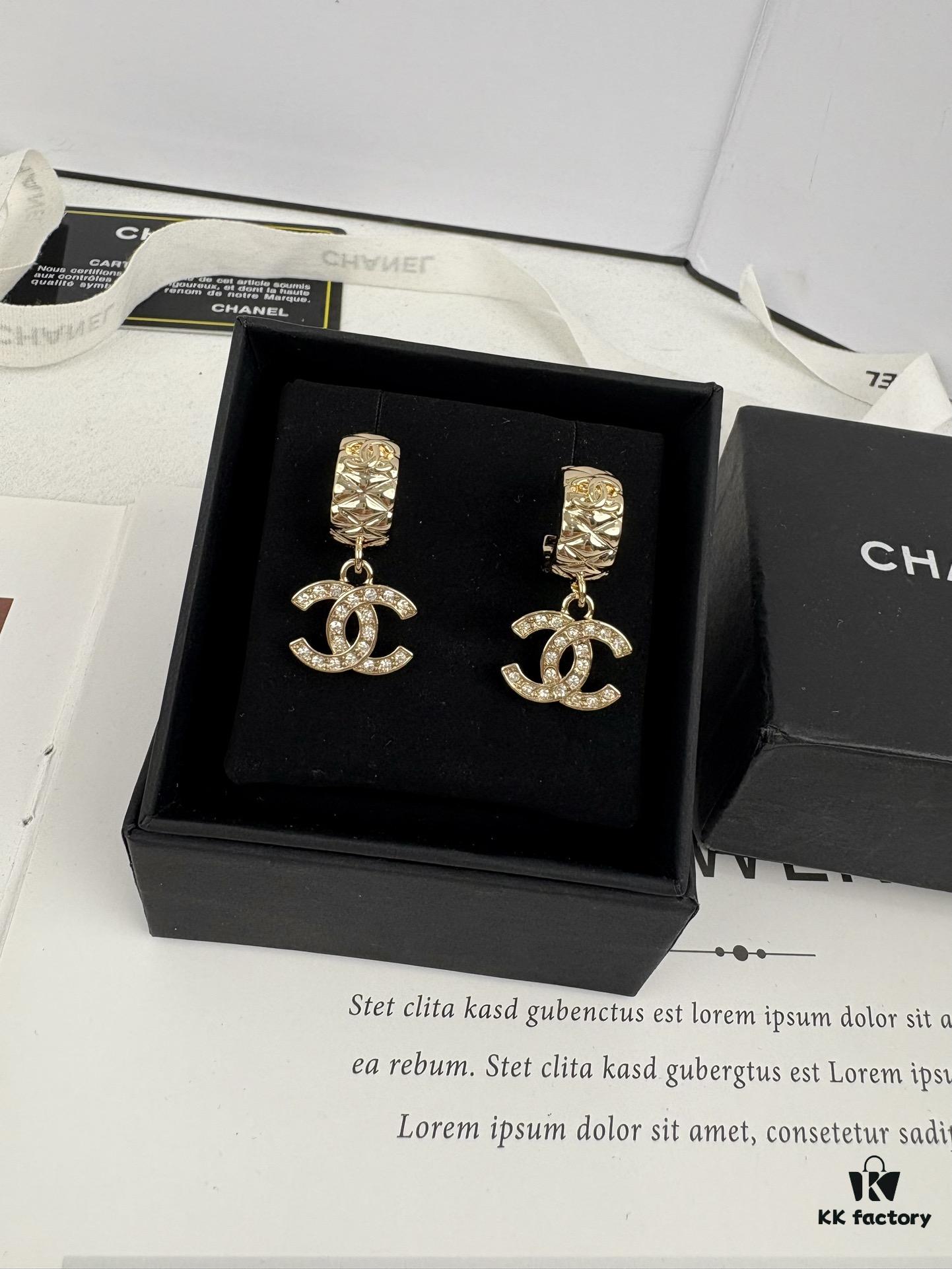 692ffd6199f2d84055c8e8e4 Xiaoxiang New Arrival Light Gold Diamond-Patterned Elegant Double C Earrings with Full Rhinestones, Hook Style