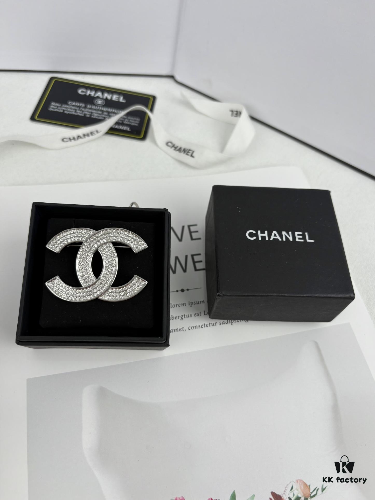 692ffd6399f2d84055c8e8e7 Xiaoxiang New Arrival Silver Triple Row Full Diamond Elegant Brooch 🌸