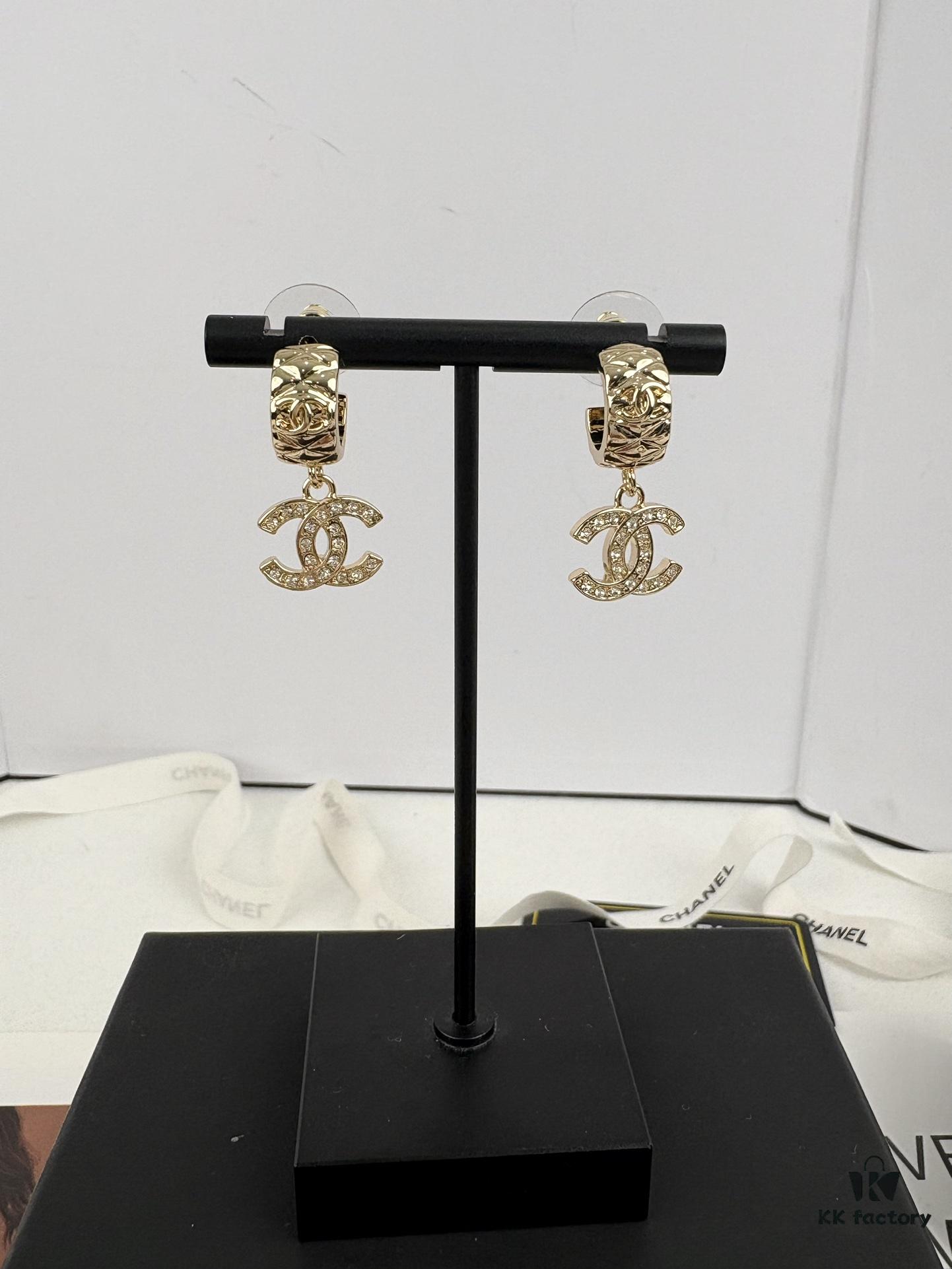692ffd6799f2d84055c8e8ec Xiaoxiang New Arrival Light Gold Diamond-Patterned Elegant Double C Earrings with Full Rhinestones, Hook Style