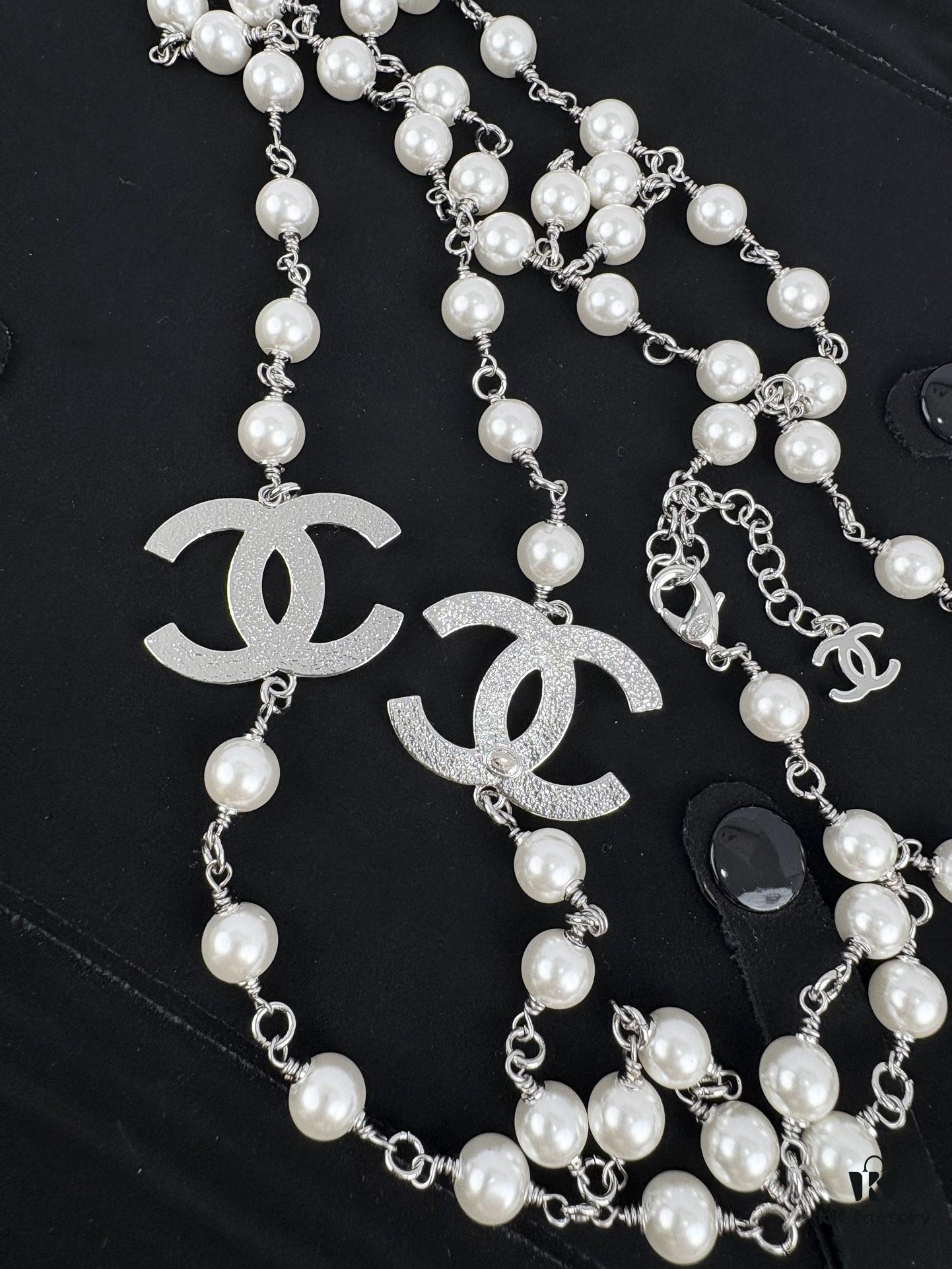 Chanel New Arrival Blue Enamel C Diamond Letter Pearl Fashion Necklace Sweater Chain