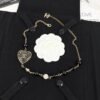 Xiaoxiang New Arrival Vintage Gold Black Heart Resin Fine Glitter Pearl Rhinestone Necklace