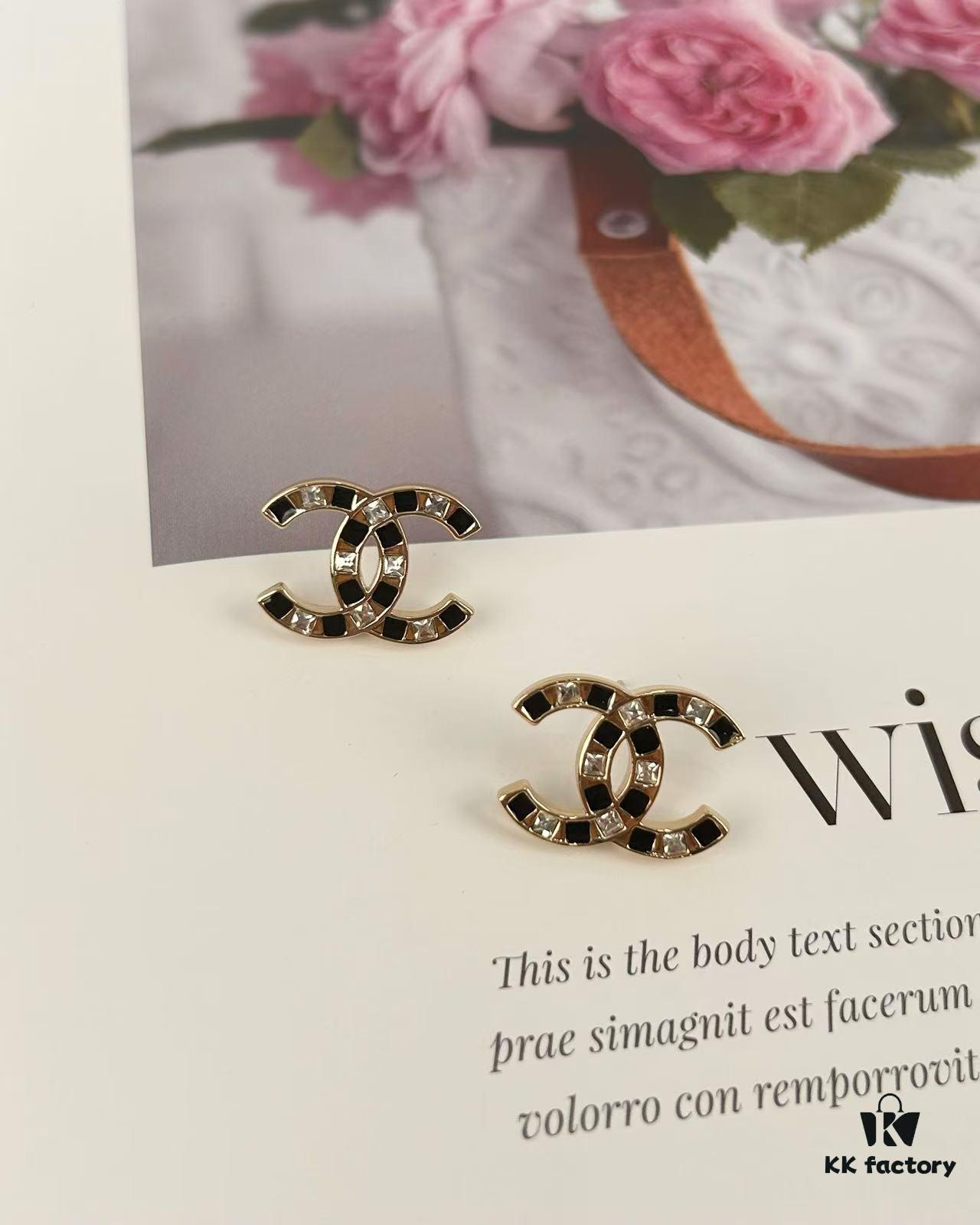 692ffd8699f2d84055c8e91e Xiaoxiang New Arrival Black Drip Oil Rhinestone Classic Earrings, Available in Gold and Silver