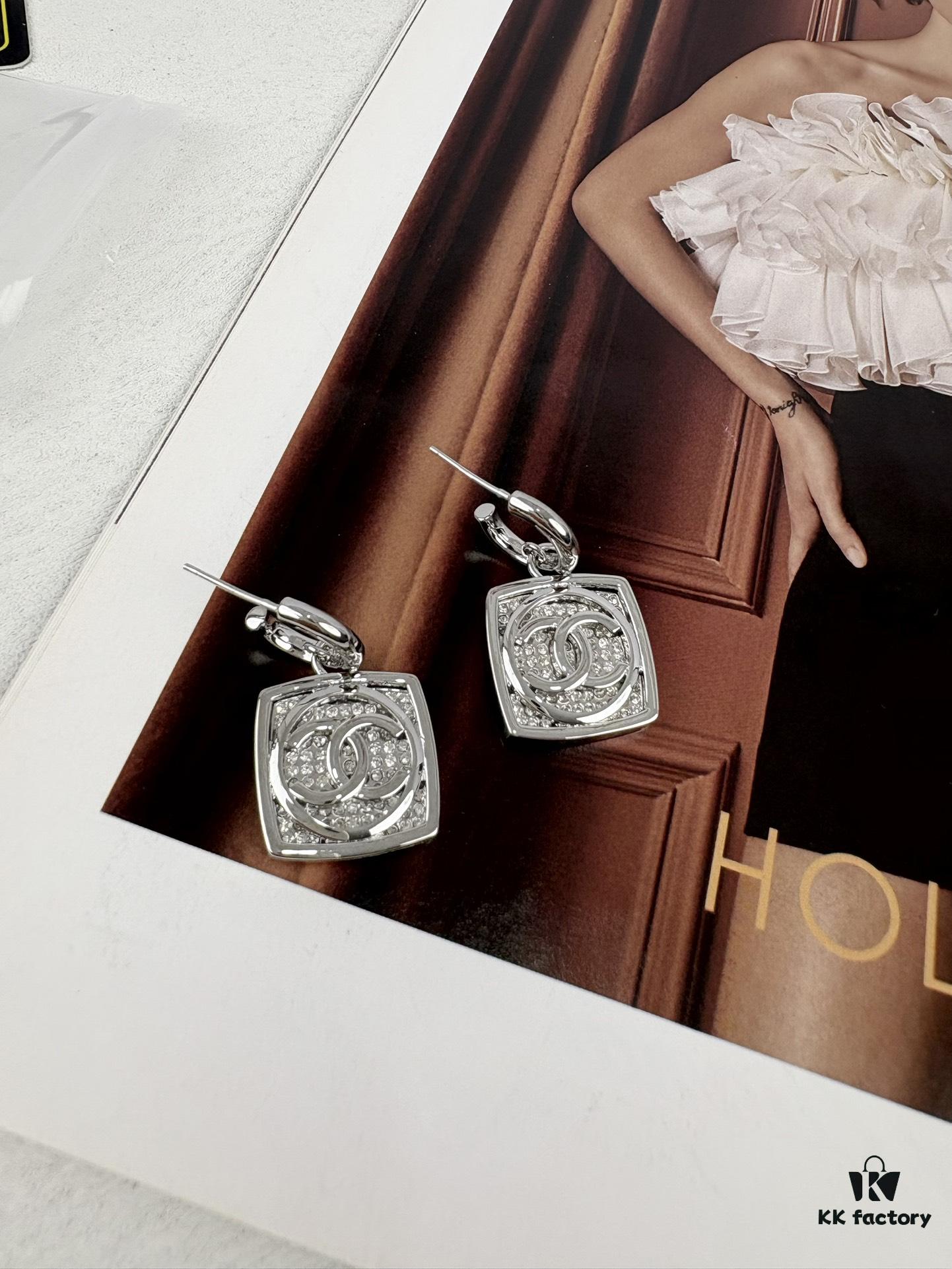 692ffd9899f2d84055c8e931 Chanel New Arrival Silver Square Diamond-Inlaid Pendant Hook Earrings