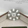 Xiaoxiang New Arrival Silver White Triangular Geometric Rhinestone Round Brooch 💫✨