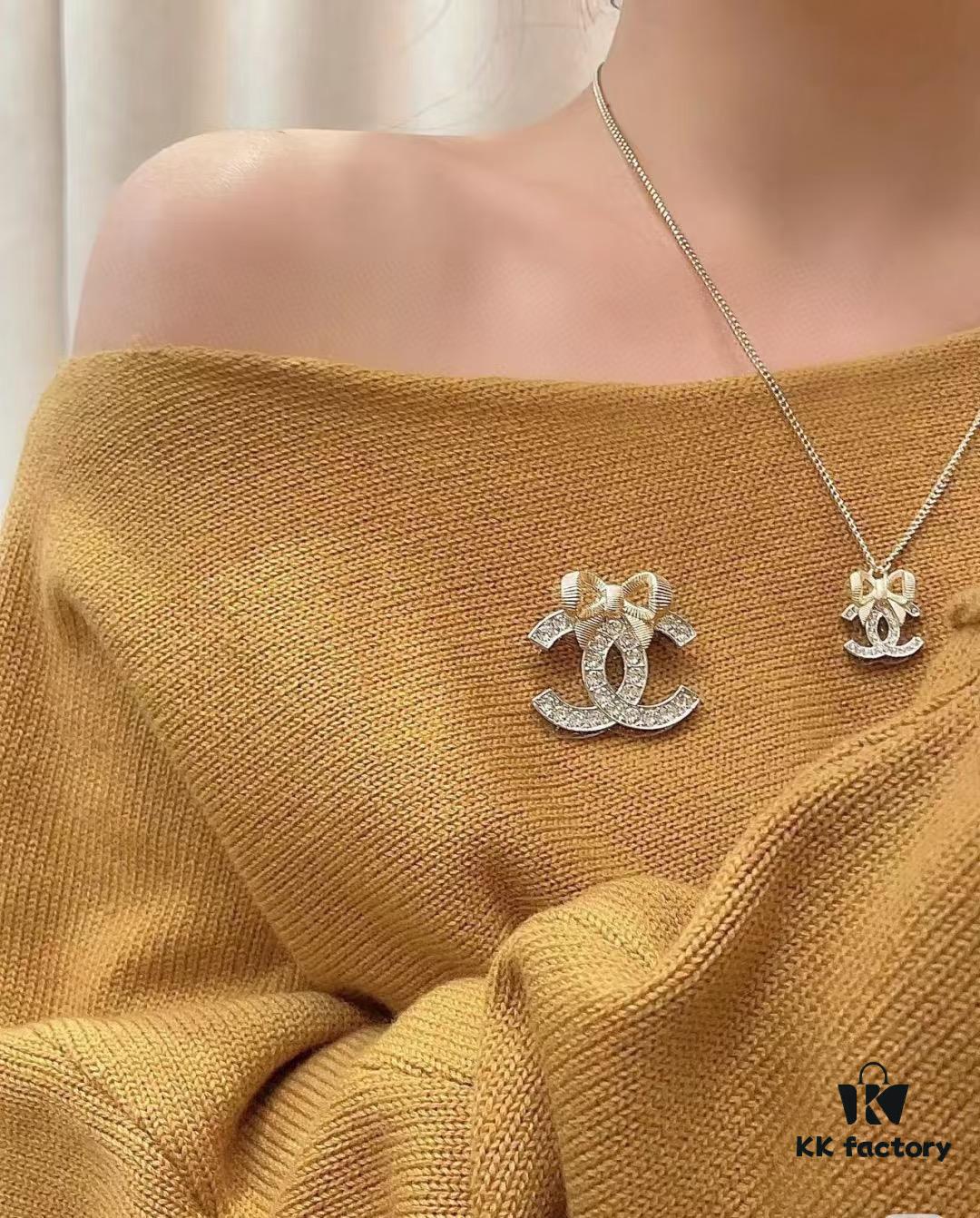 Xiaoxiang New Arrival Light Gold Bow Silver Two-Tone Fully Diamante Necklace Set