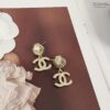 New Xiaoxiang Ocean Series Light Gold Pearl Shell Full Diamond Double C Pendant Earrings