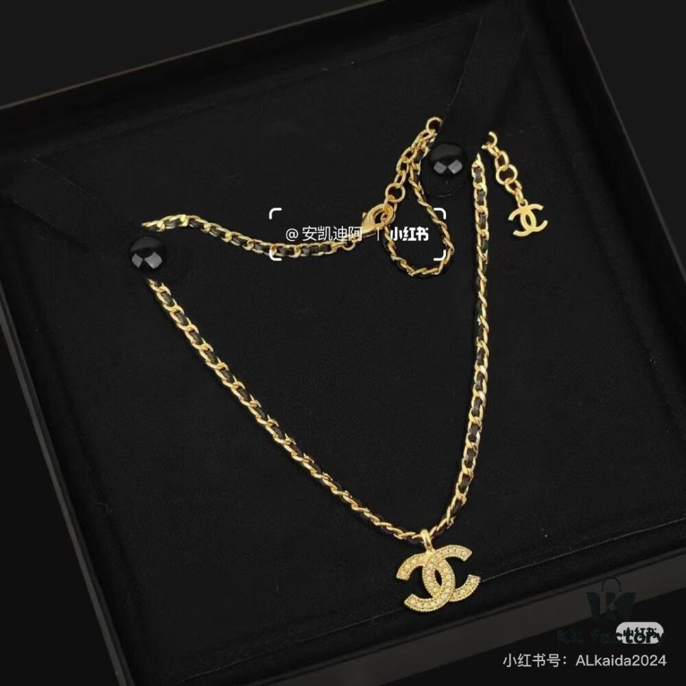 692ffdc599f2d84055c8e963 Xiaoxiang New Arrival Leather Cord Double C Rhinestone Gold Necklace