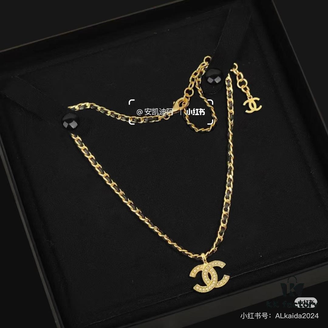 692ffdc599f2d84055c8e963 Xiaoxiang New Arrival Leather Cord Double C Rhinestone Gold Necklace