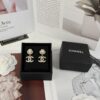 New Xiaoxiang Ocean Series Light Gold Pearl Shell Full Diamond Double C Pendant Earrings