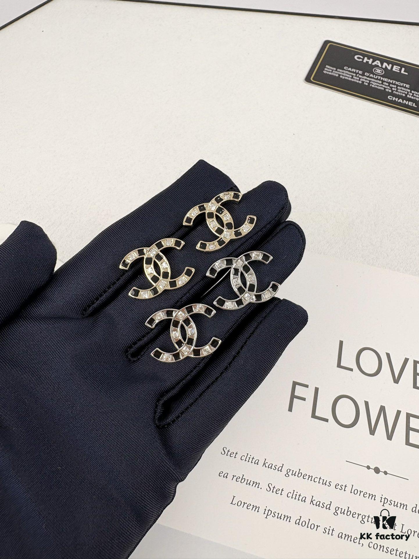 692ffdc999f2d84055c8e969 Xiaoxiang New Arrival Black Drip Oil Rhinestone Classic Earrings, Available in Gold and Silver