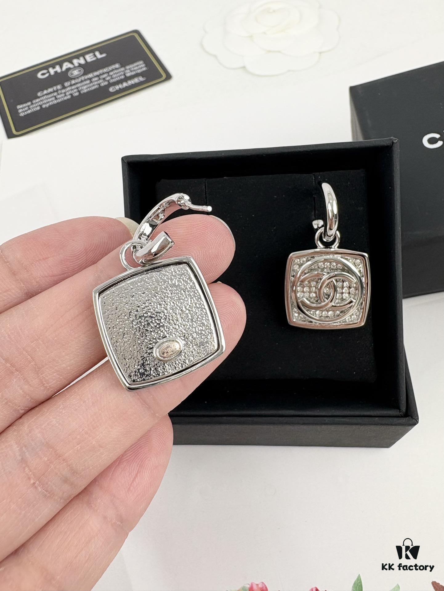 692ffdda99f2d84055c8e982 Chanel New Arrival Silver Square Diamond-Inlaid Pendant Hook Earrings