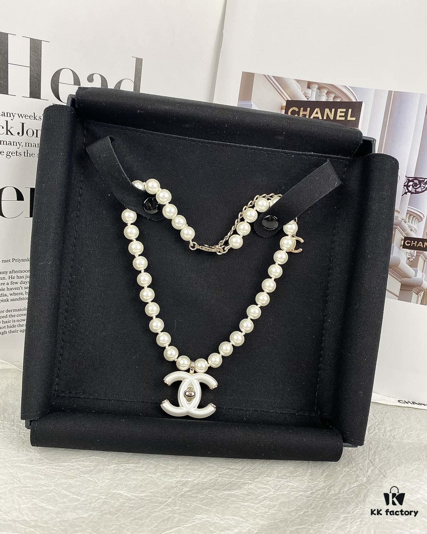 New Arrival Xiaoxiang White Resin Double C Pearl Necklace ✨✨