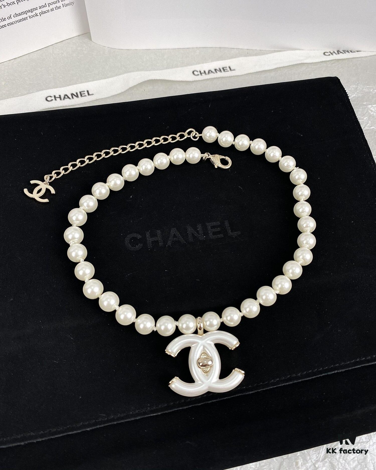 New Arrival Xiaoxiang White Resin Double C Pearl Necklace ✨✨
