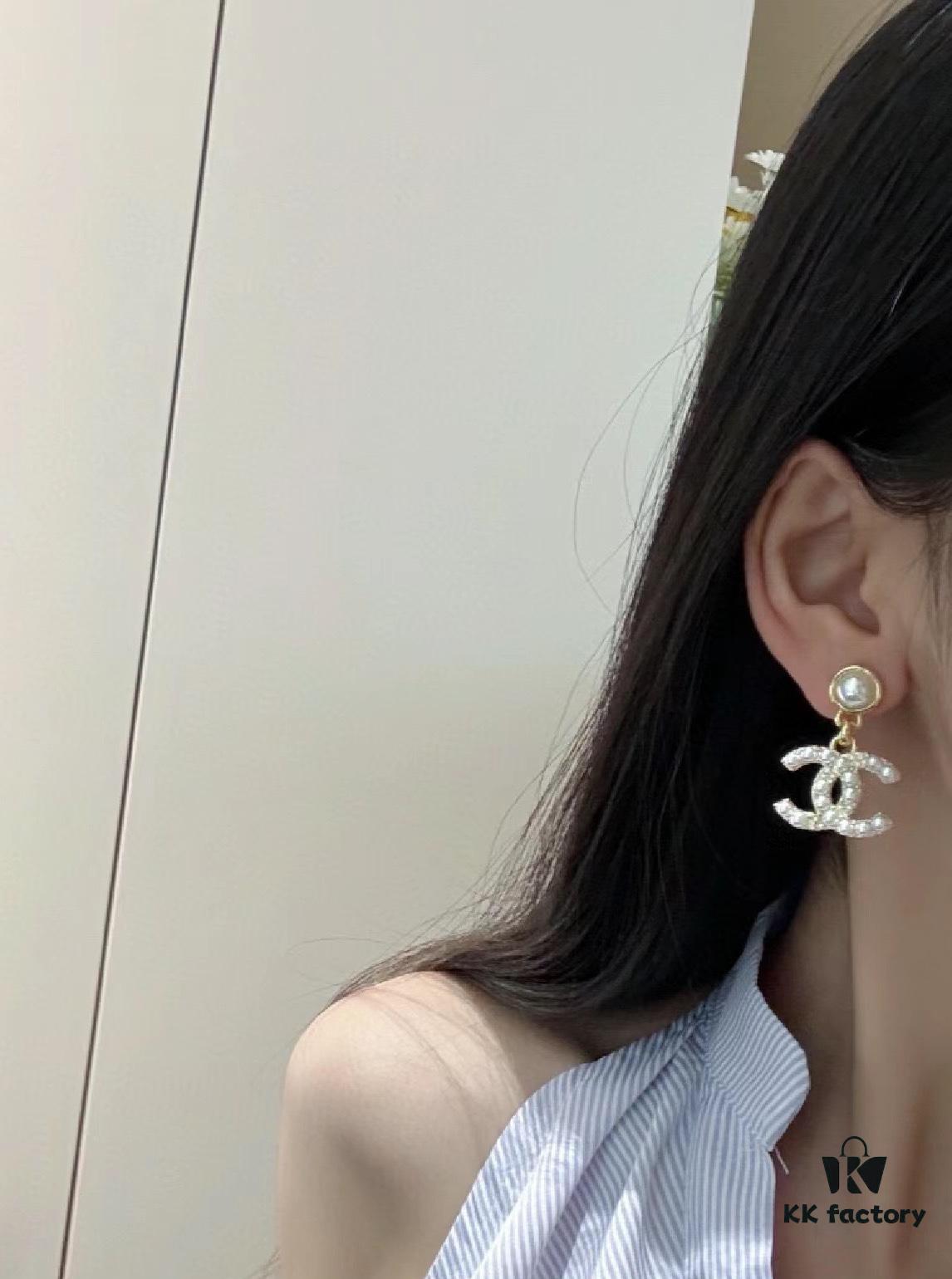 692ffded99f2d84055c8e99c New Xiaoxiang Pearl Inlaid with Diamond Double C Pendant Earrings