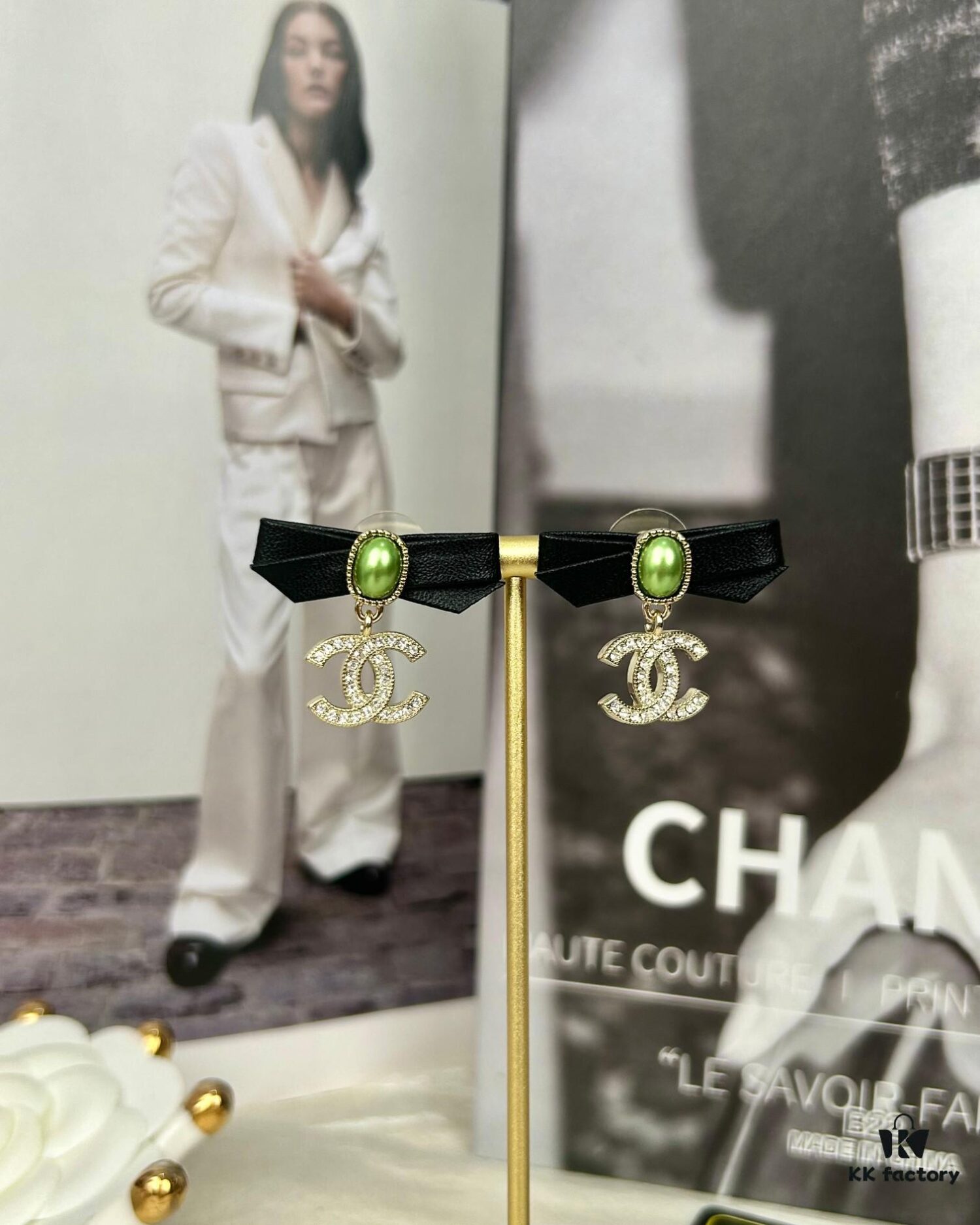 692ffdf799f2d84055c8e9a7 New Xiaoxiang Black Bow 🎀 Green Pearl Double C Diamond-Inlaid Earrings
