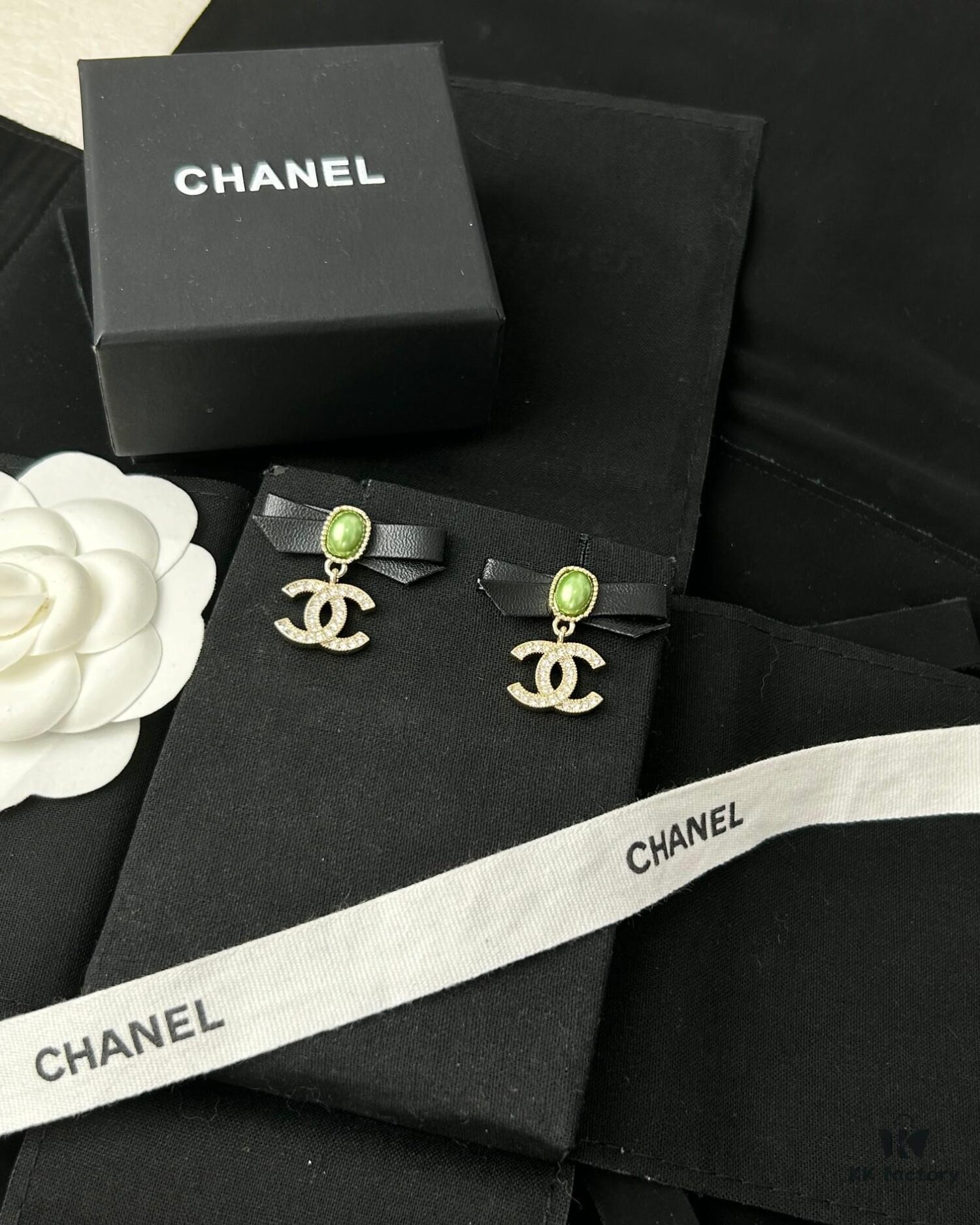 692ffdf999f2d84055c8e9aa New Xiaoxiang Black Bow 🎀 Green Pearl Double C Diamond-Inlaid Earrings